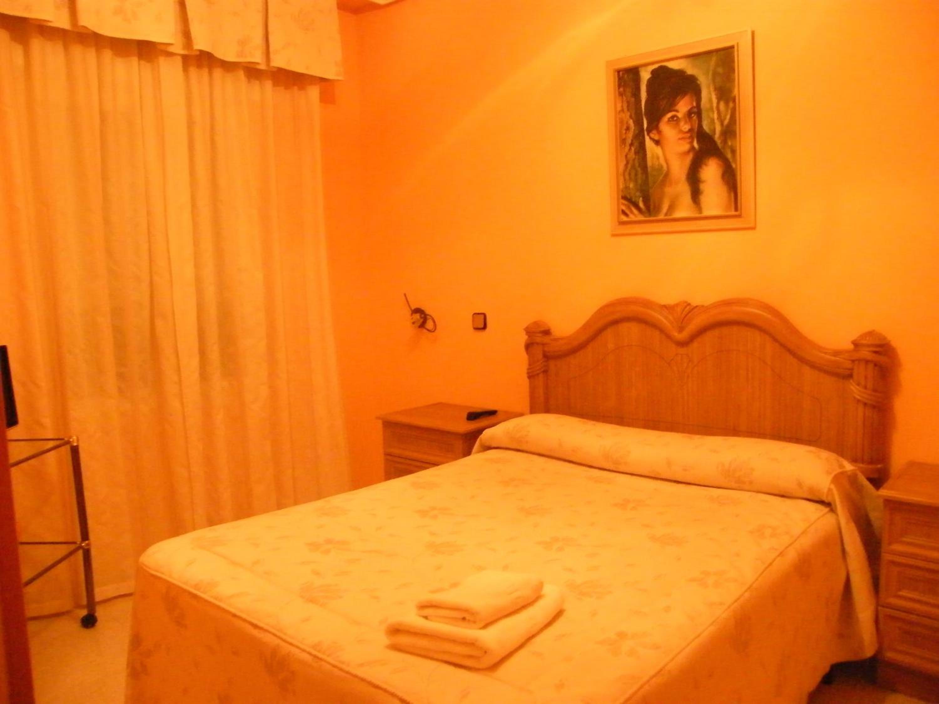 Queen Room - Photo 9