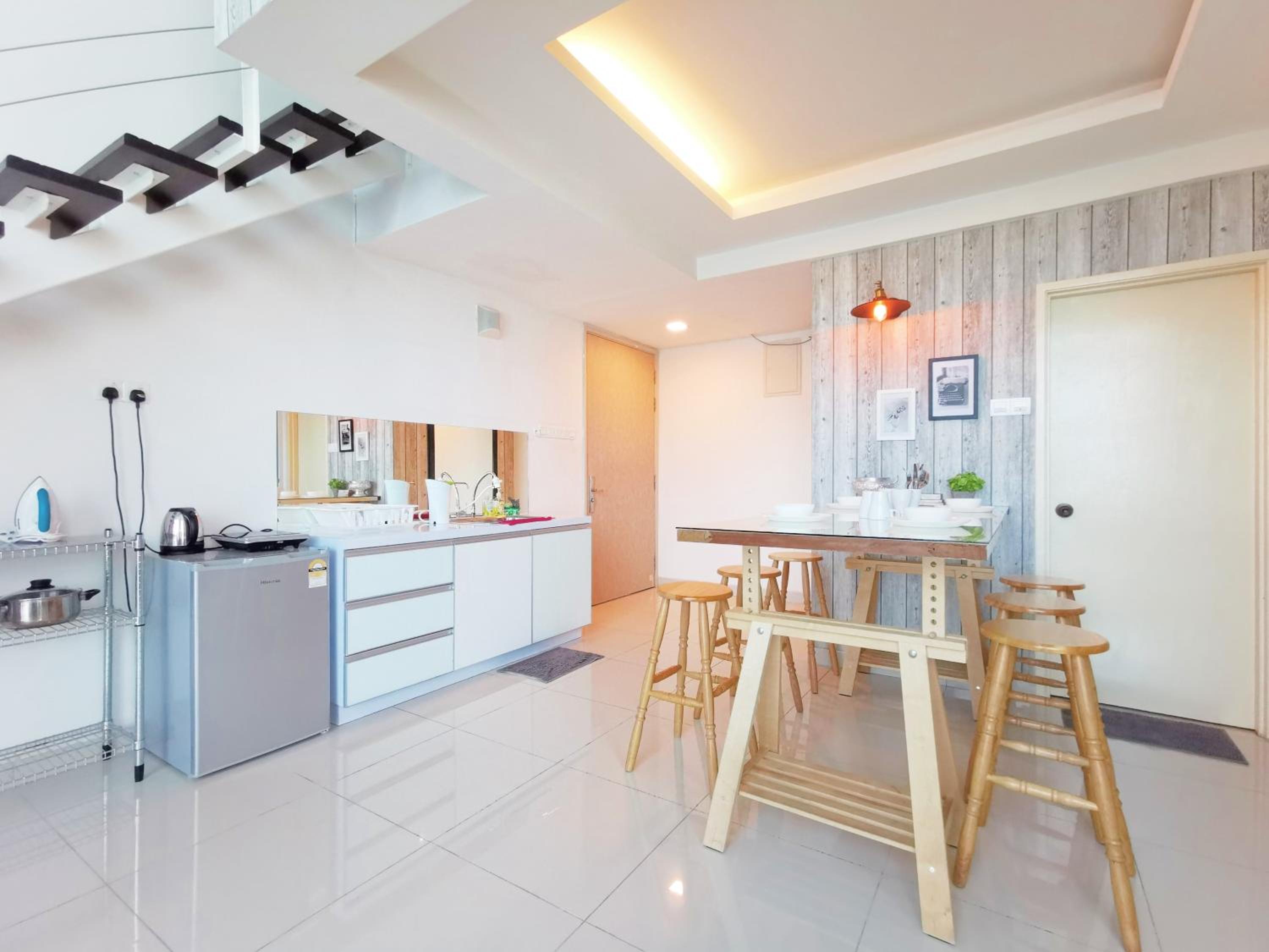Two-Bedroom Apartment - Photo 2