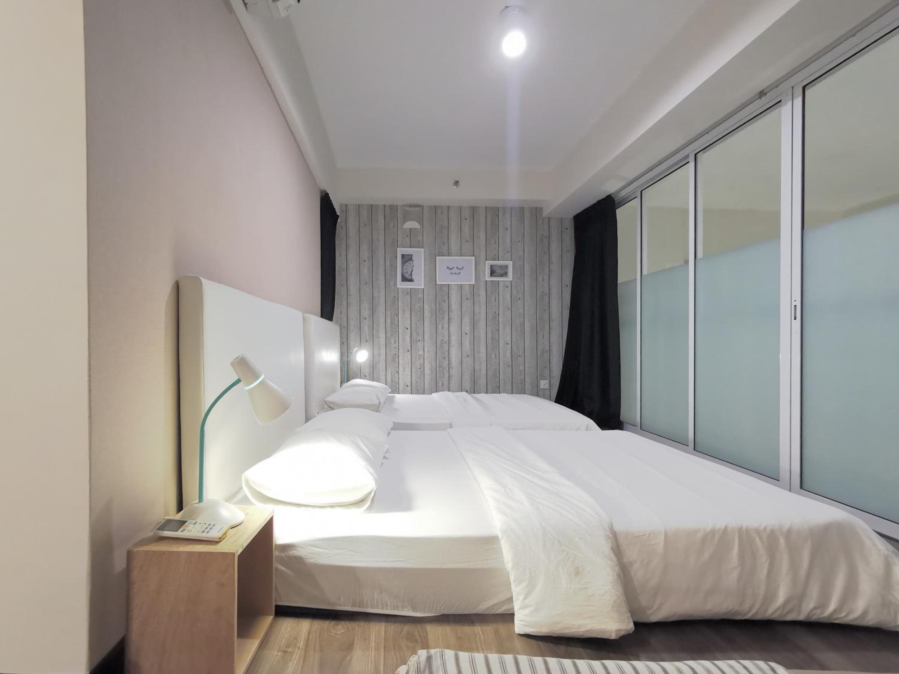 Two-Bedroom Apartment - Photo 31