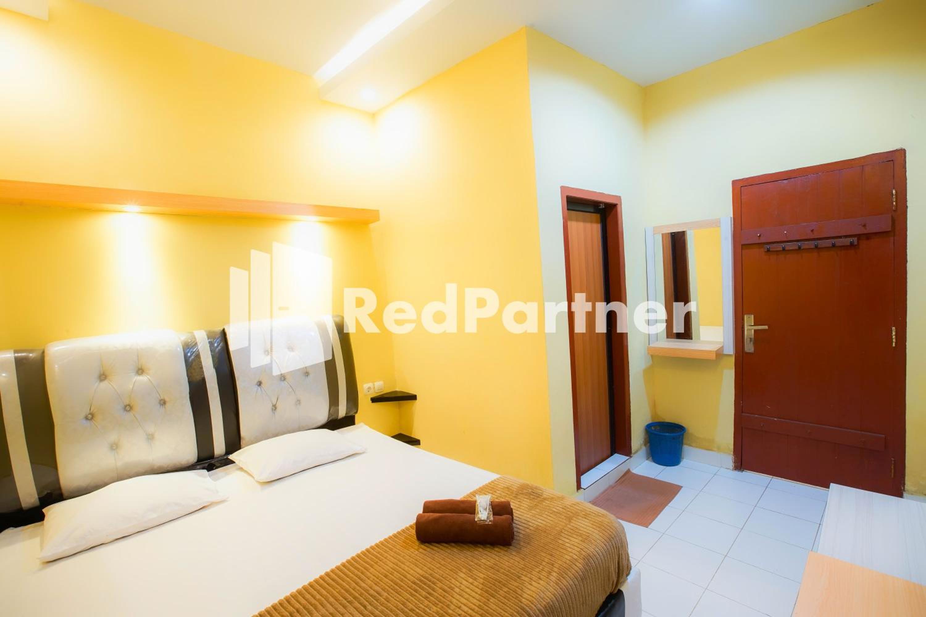 Standard Double Room - Photo 9