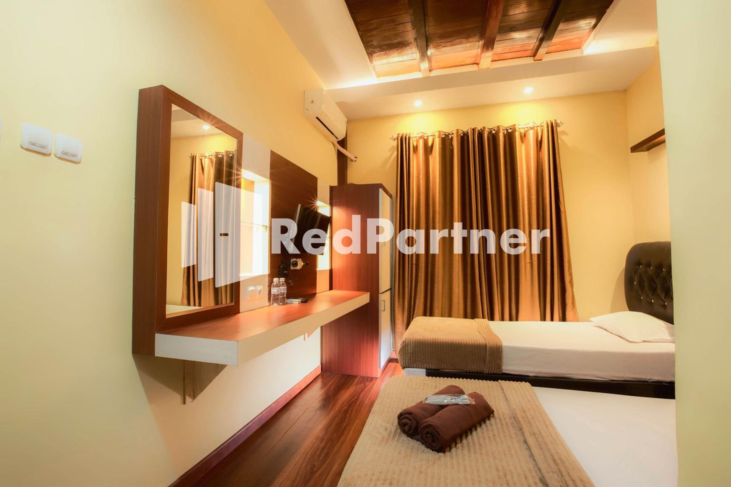 Twin Room - Photo 7