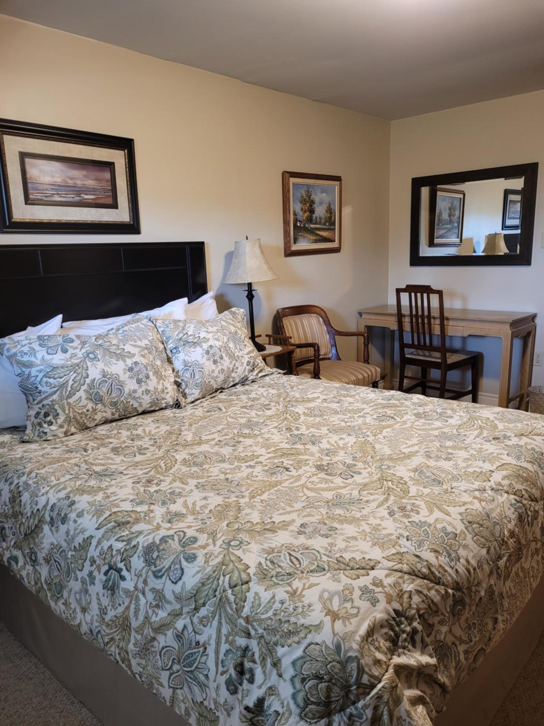 Queen Room