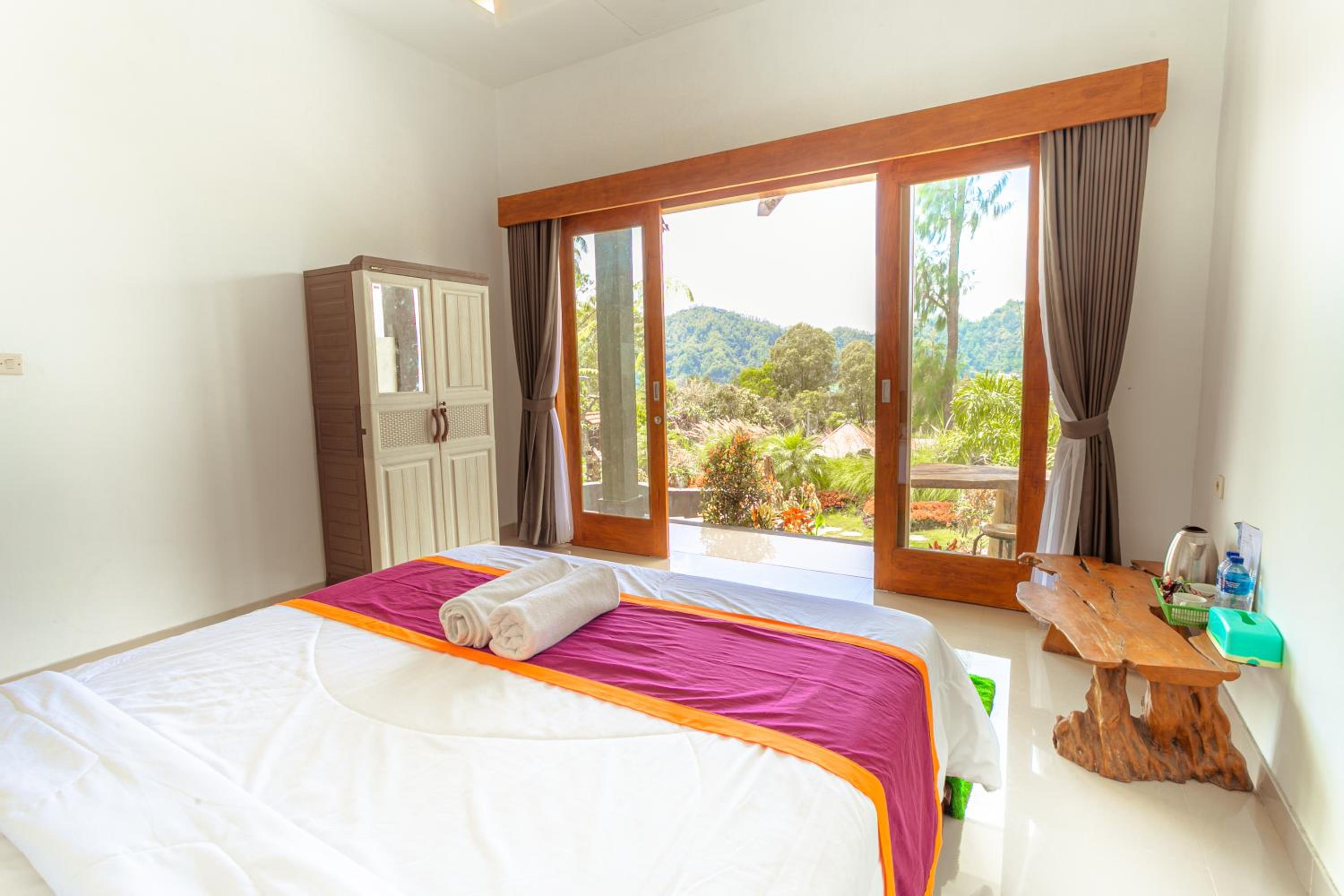 Deluxe Double Room - Photo 12