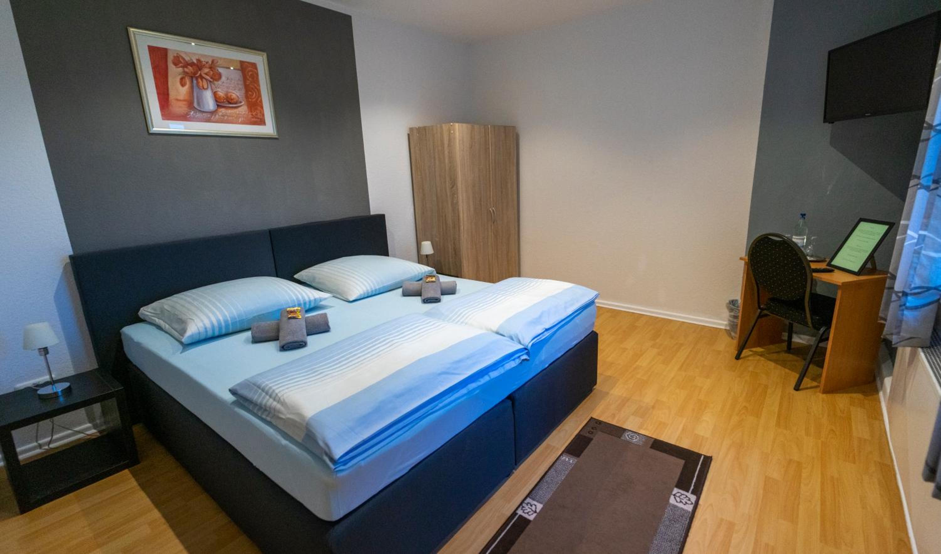 Double Room - Photo 5