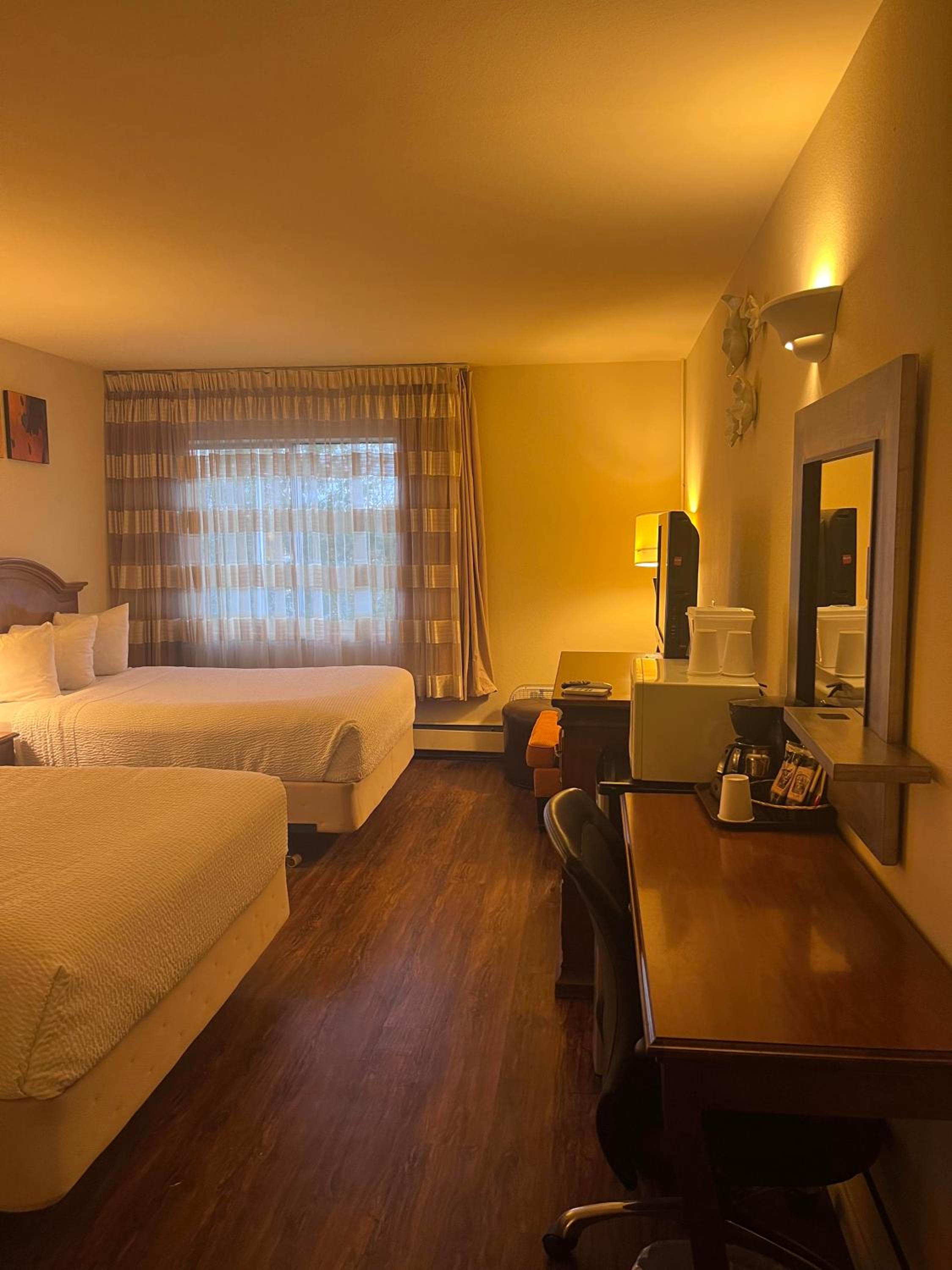 Queen Room with Two Queen Beds - Non-Smoking - Photo 1