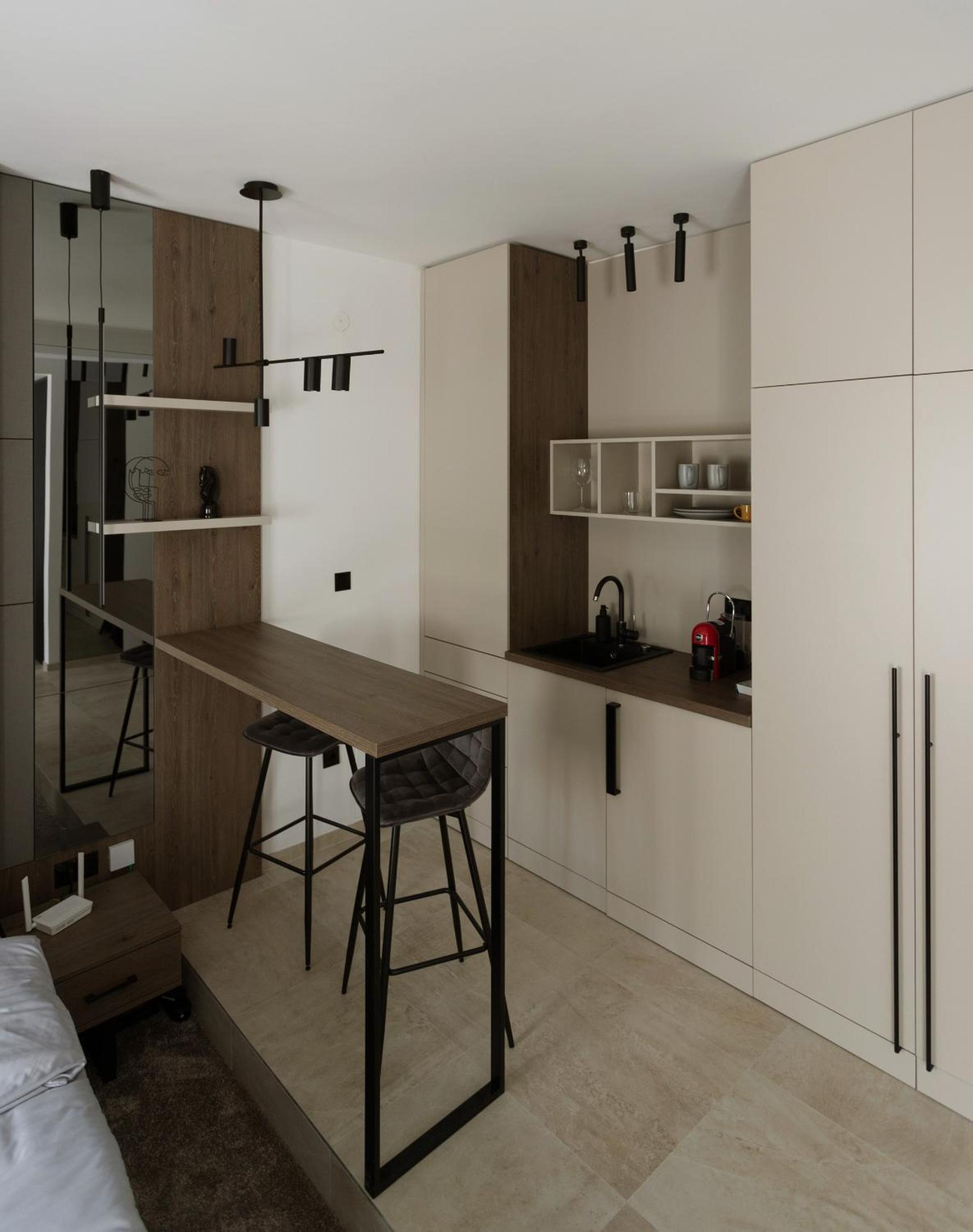 One-Bedroom Apartment photo 2