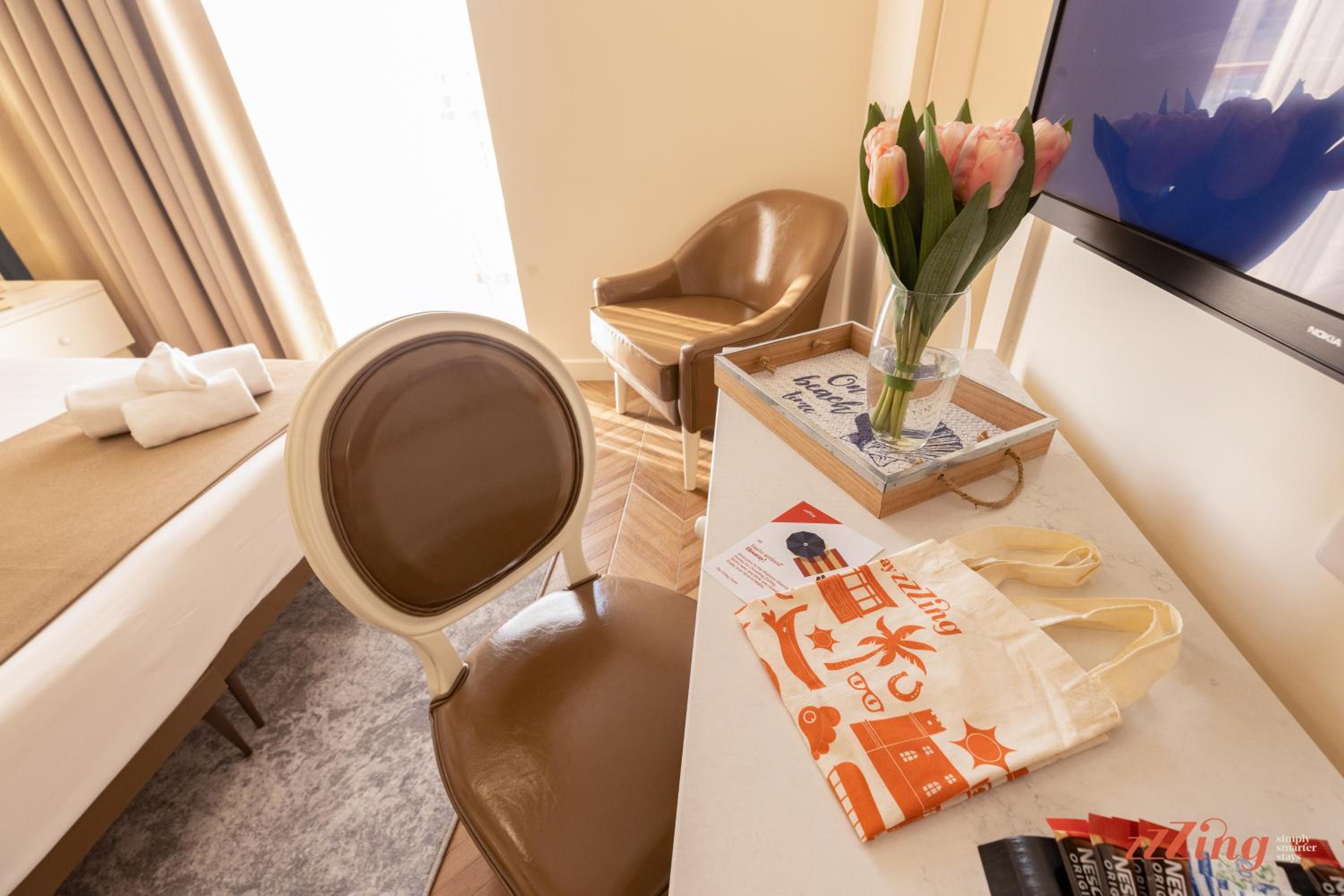 Superior Suite with Sea View - Photo 14