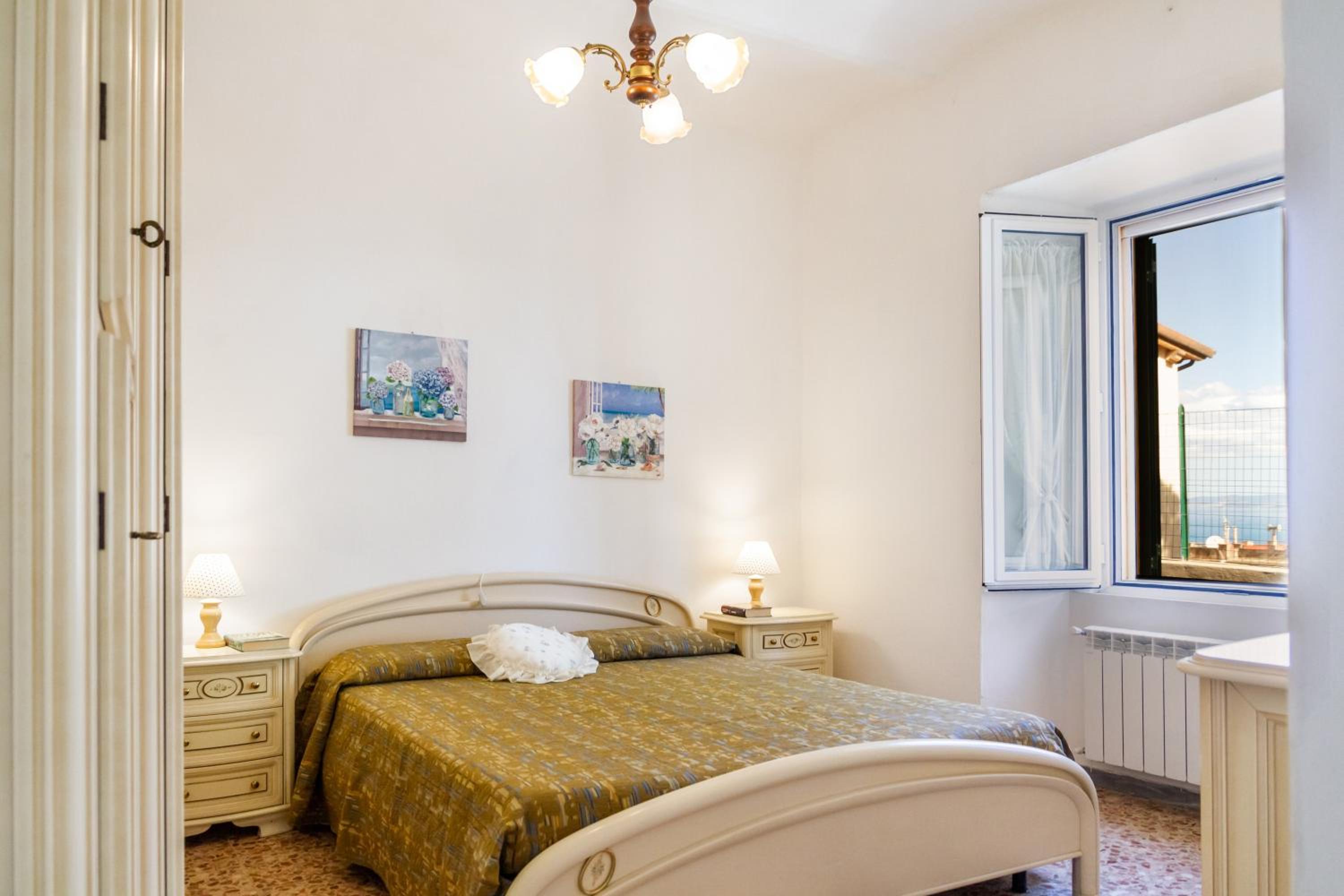 Two-Bedroom Deluxe Apartment with Ocean View