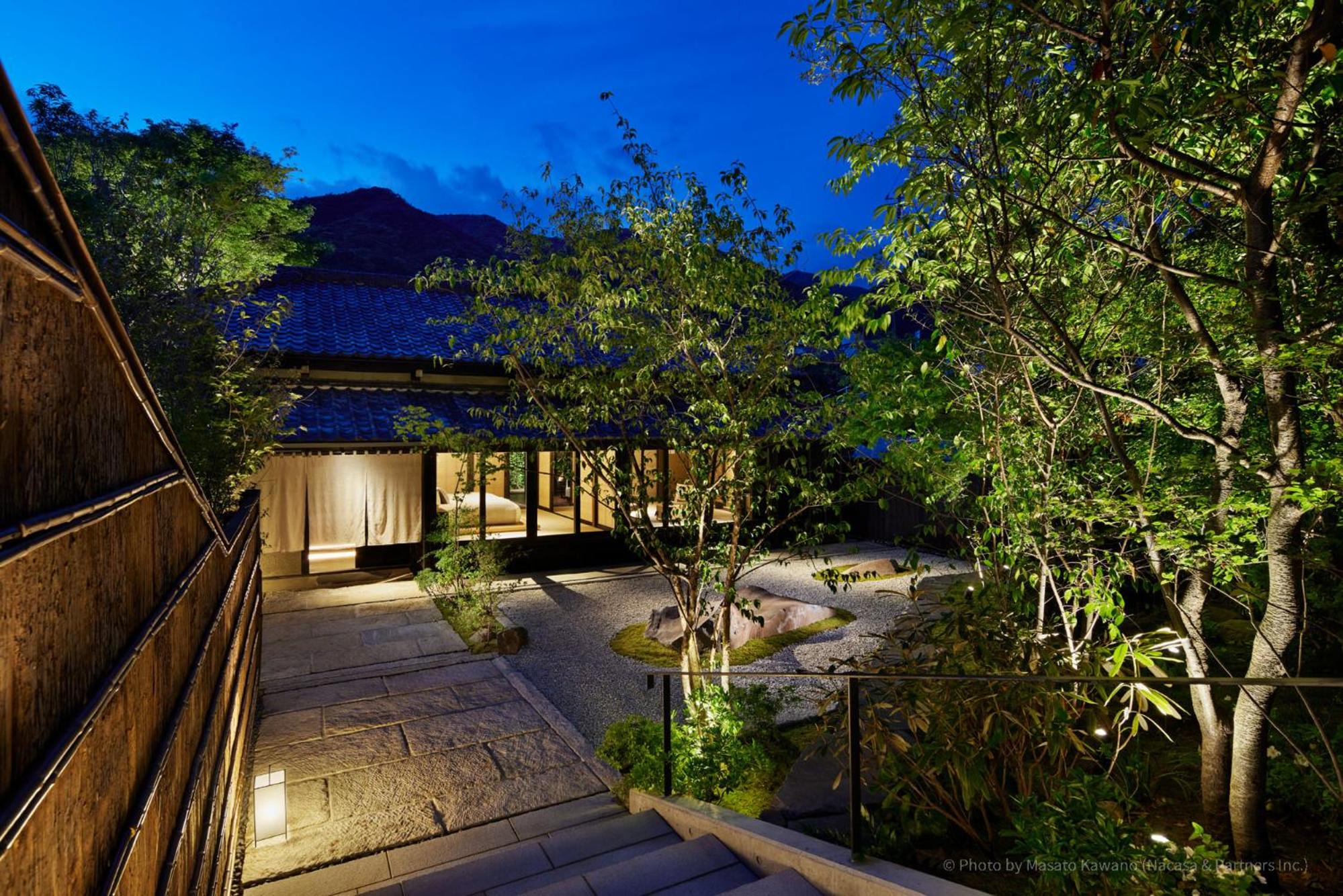 Suite with Mountain View - Photo 18