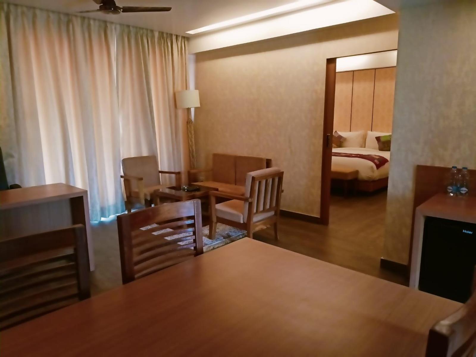 Maharaja Suites with Living Room & Balcony Sit-out - Photo 2