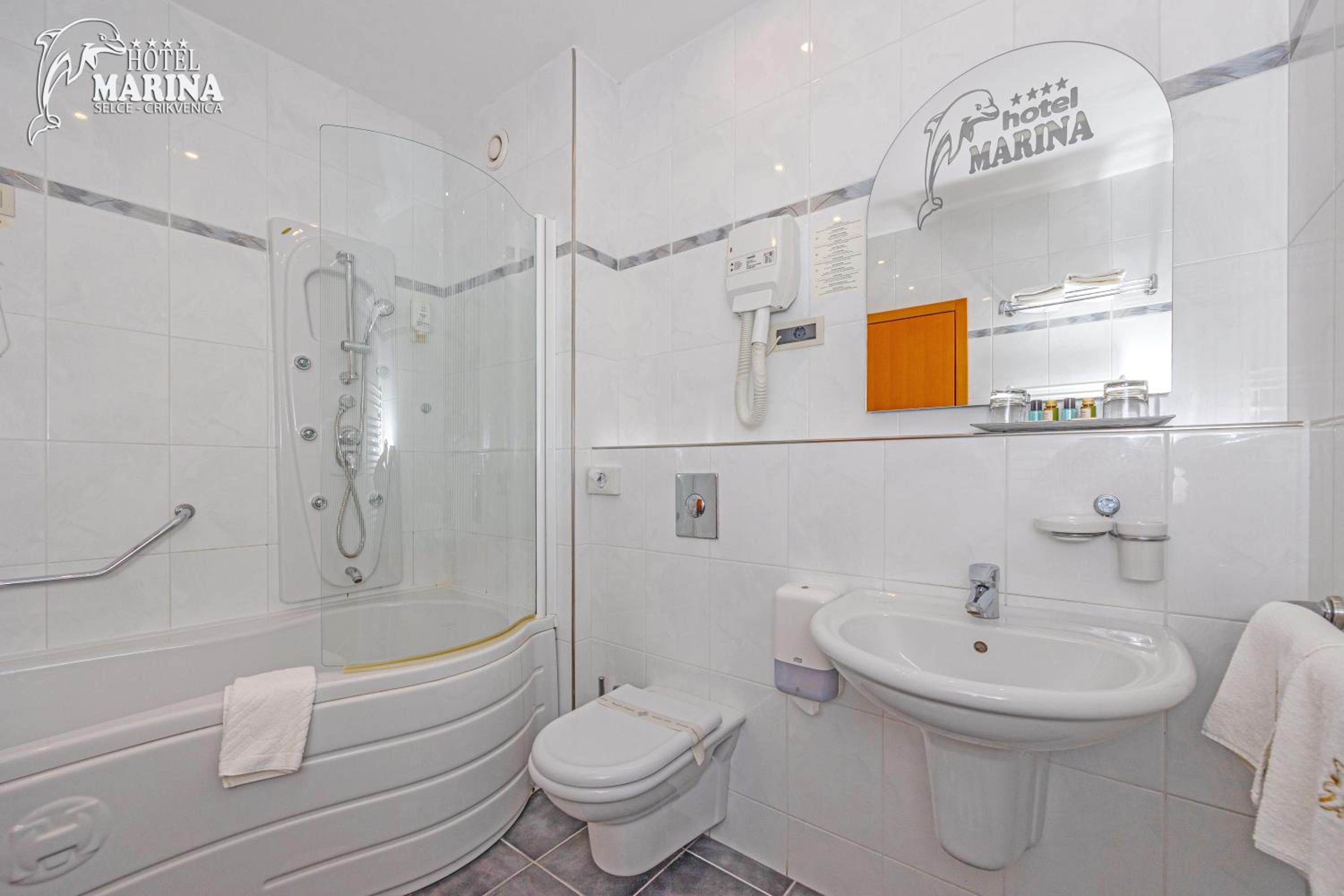 Double Room with Park View - Photo 6