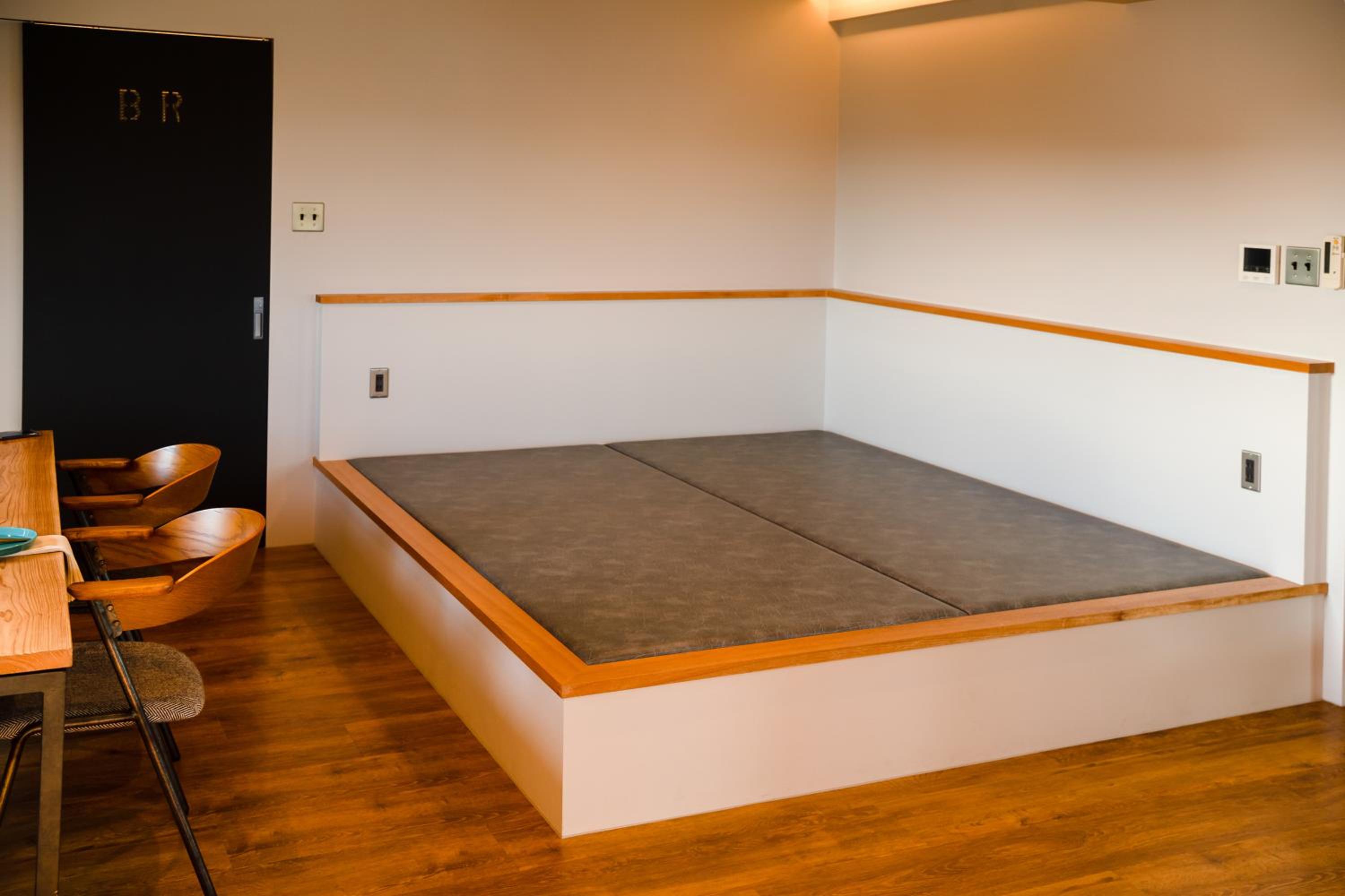 Superior Family Room - Photo 11