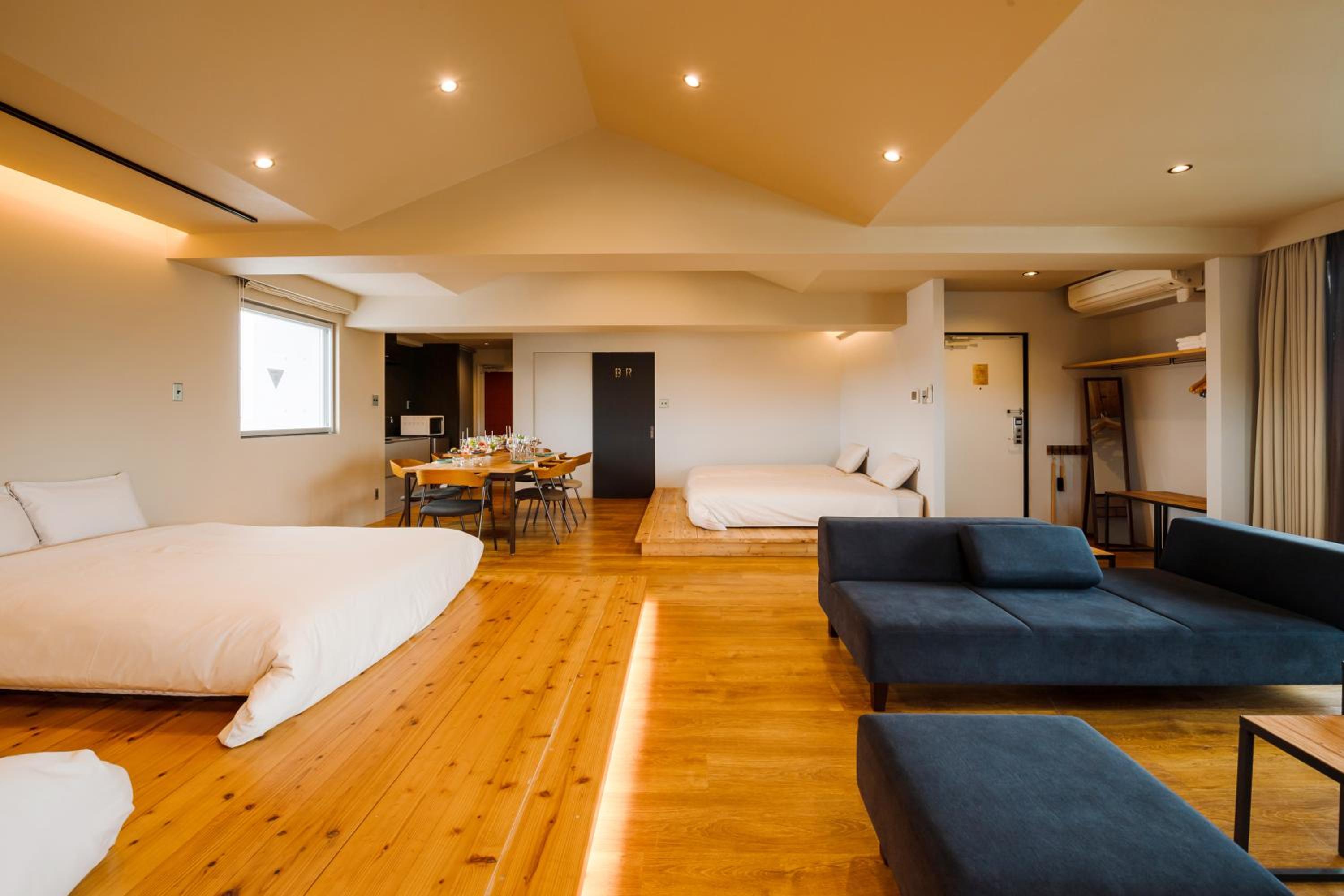 Superior Family Room - Photo 12