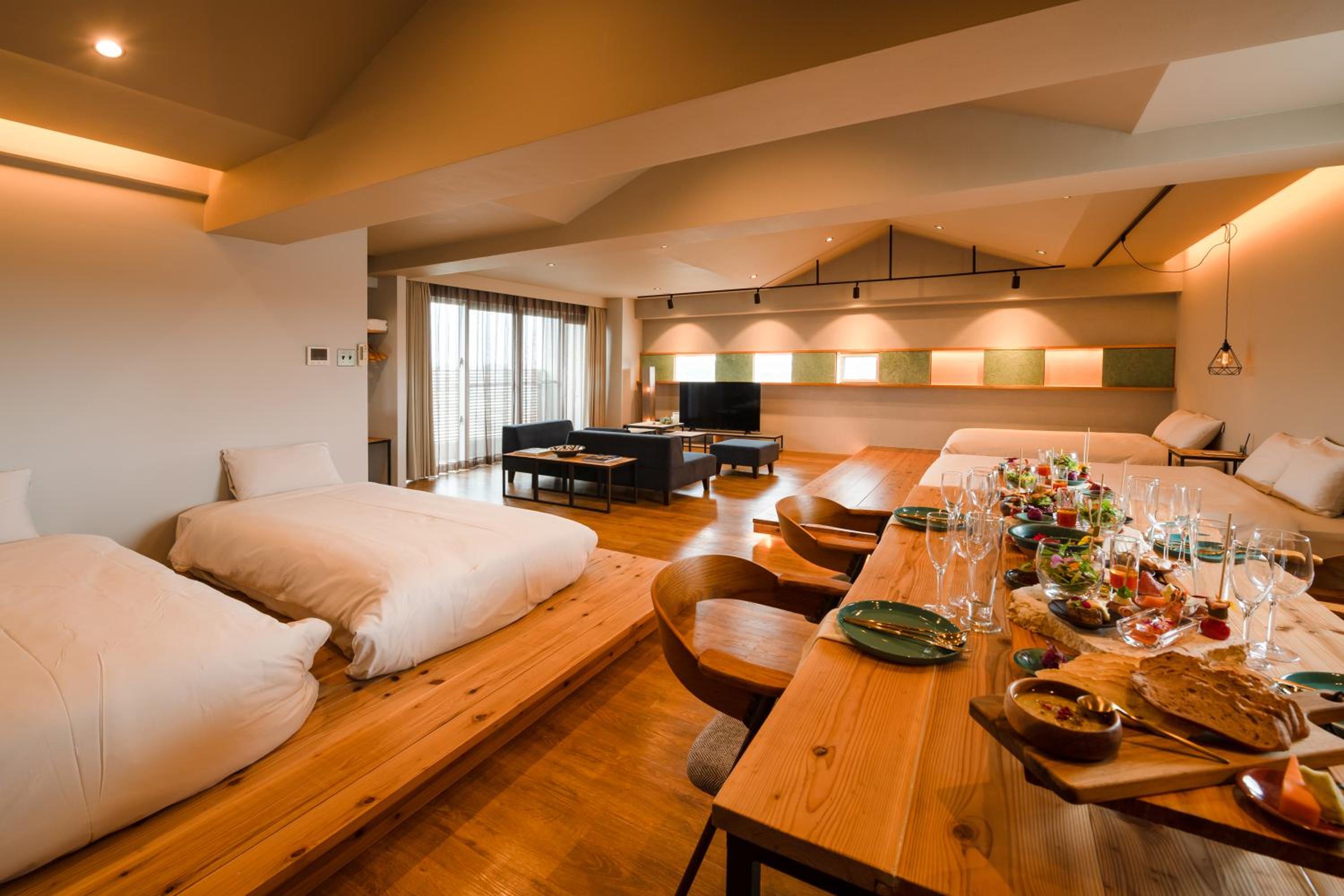 Superior Family Room - Photo 18