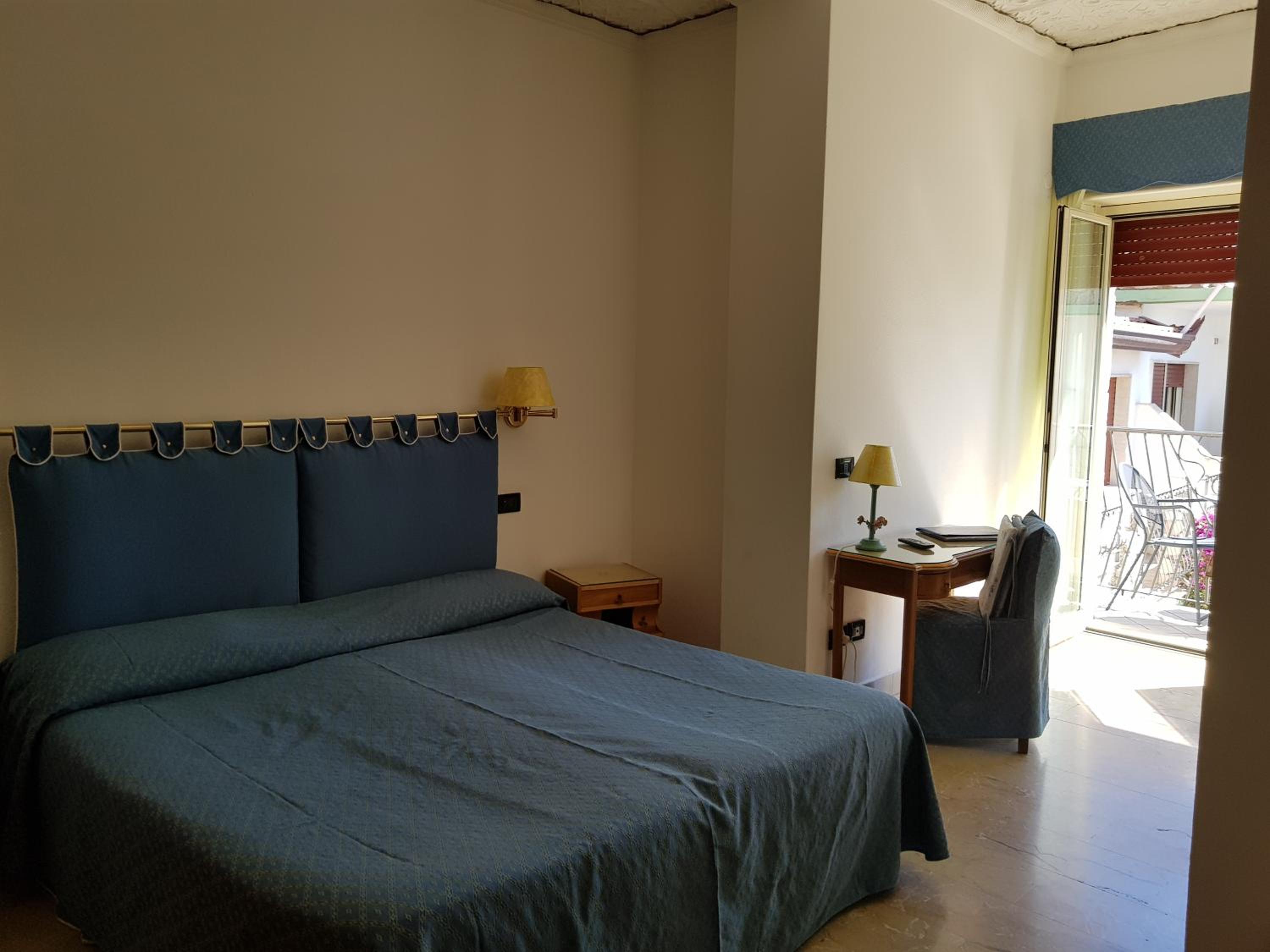 Standard Double or Twin Room photo 2