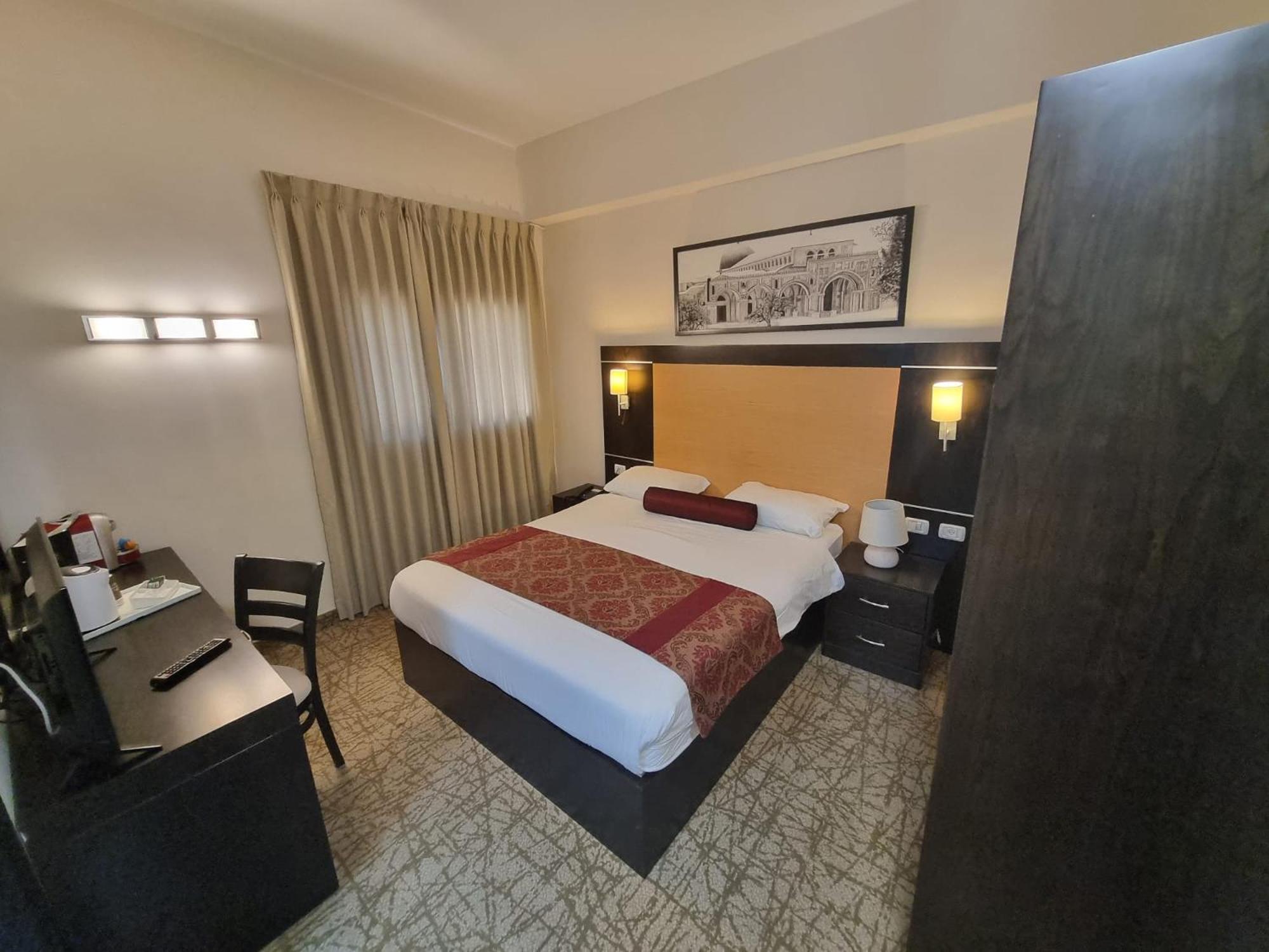 Standard Double Room - Photo 6