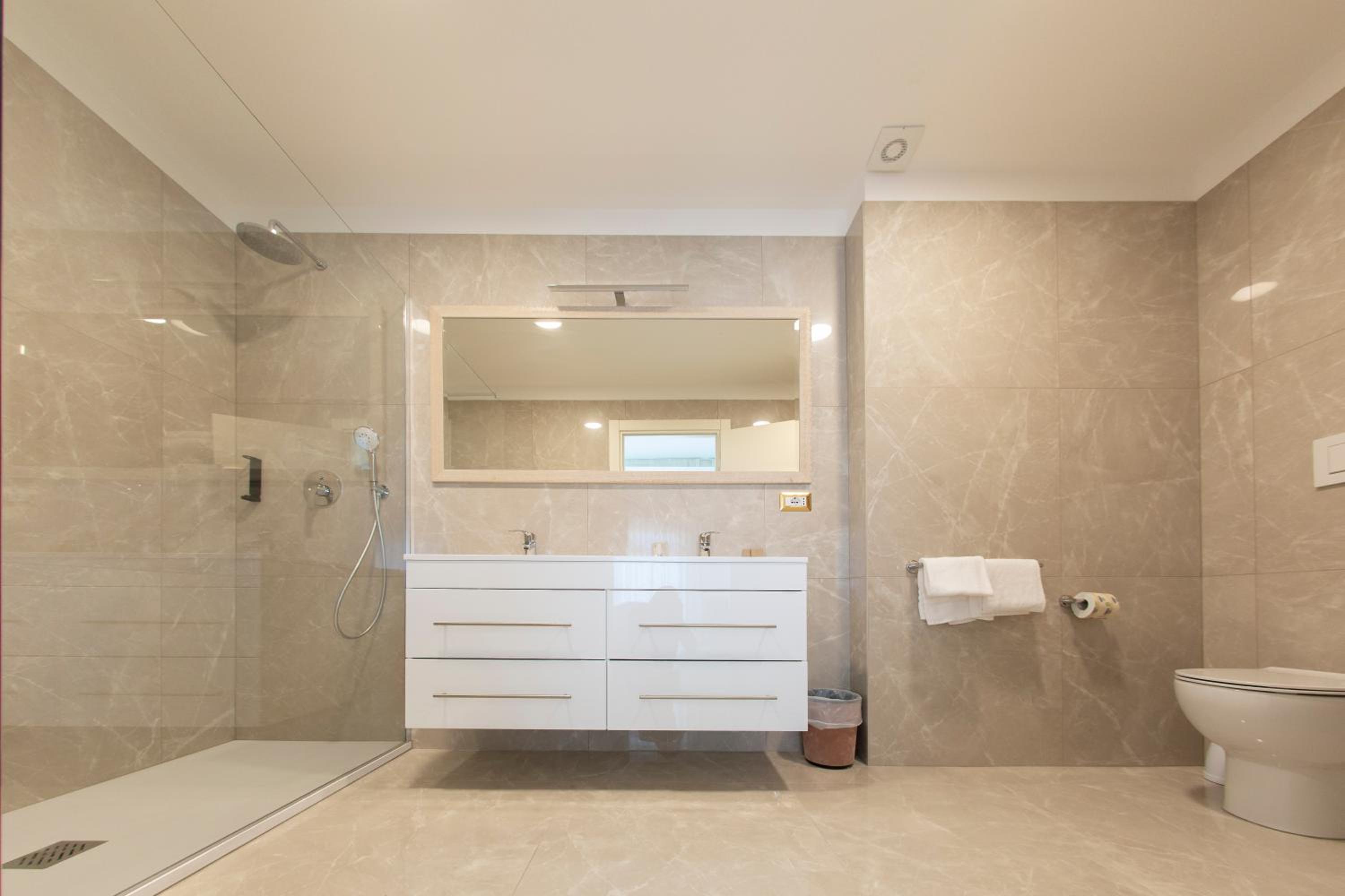 Suite with Sea View - Photo 2