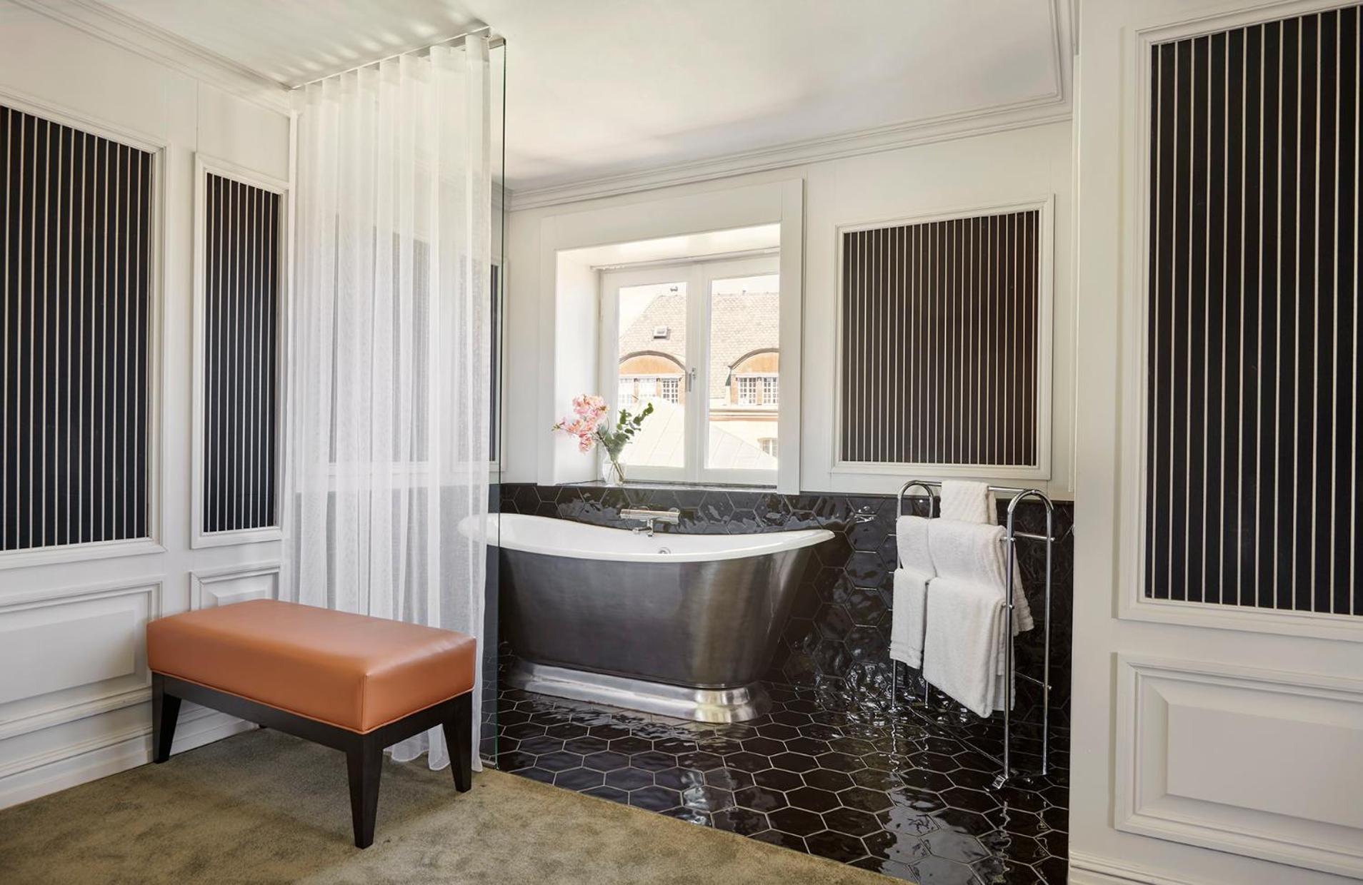 Chapman Suite with Sea View - Photo 7