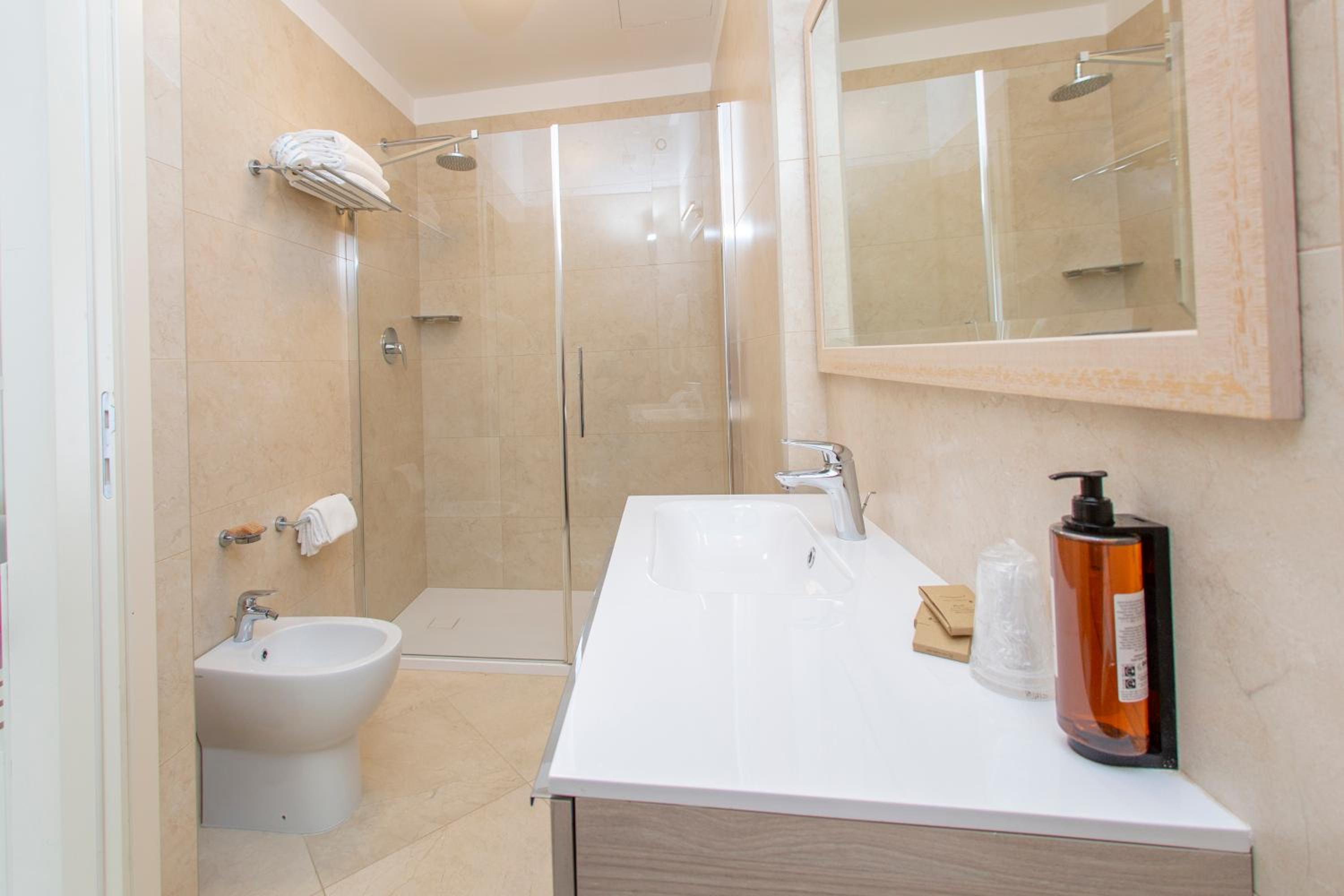 Junior Suite with Sea View - Photo 2