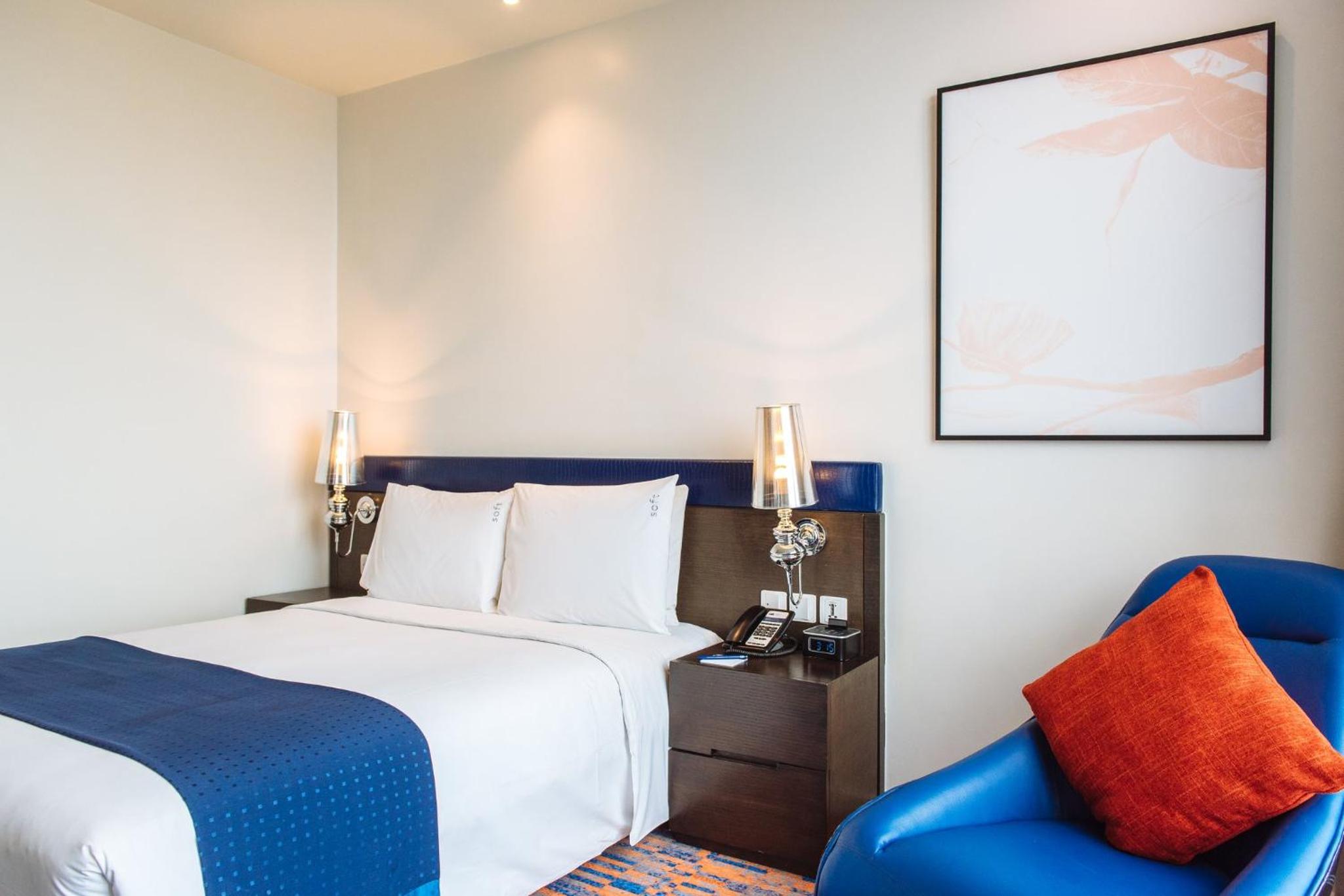 Standard Queen Room with City View and Free Breakfast - Smoking