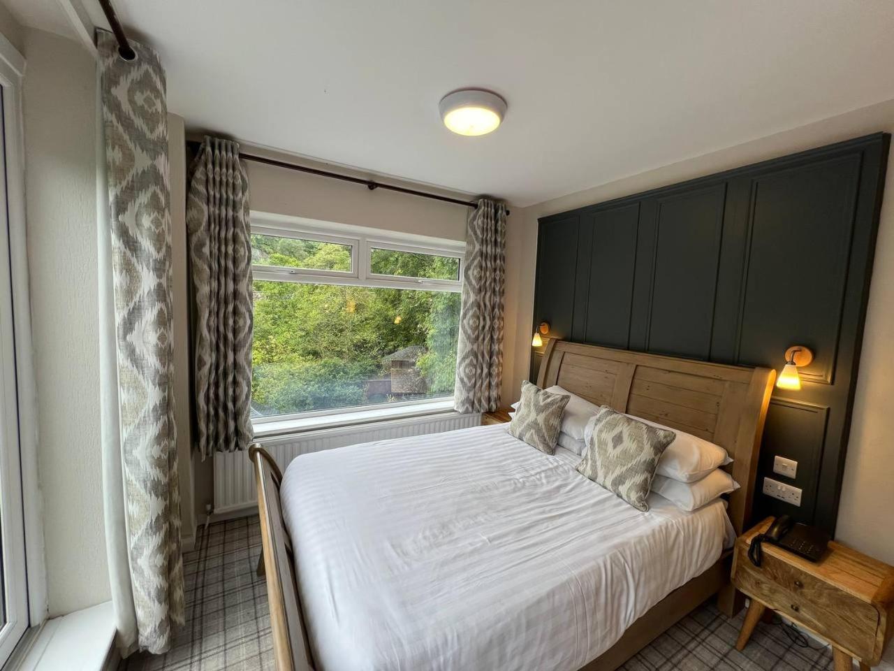 Double Room with Balcony - Photo 11