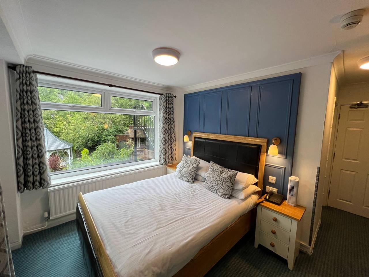 Double Room with Balcony - Photo 4