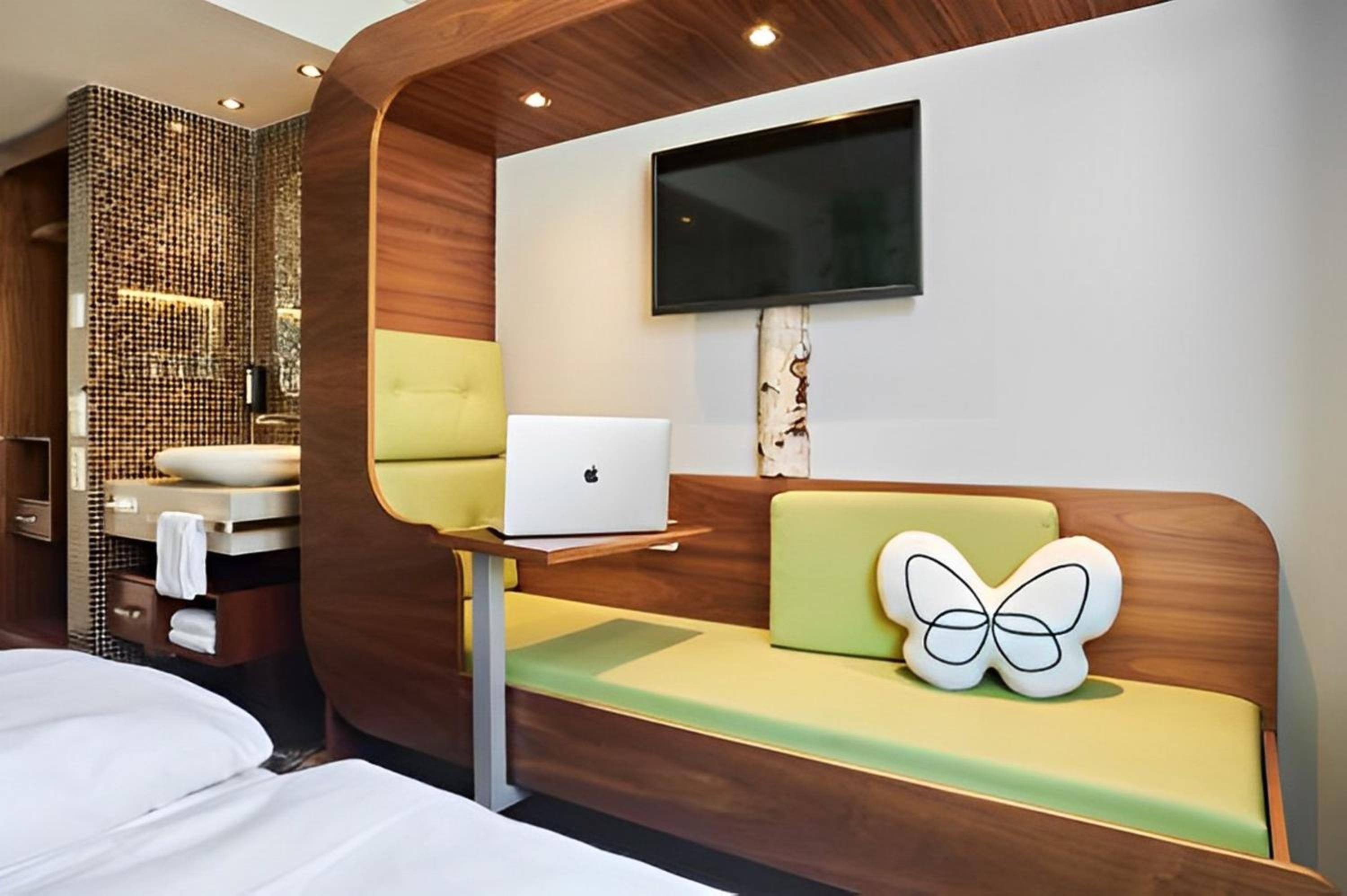 Double Room Street Side - Photo 2