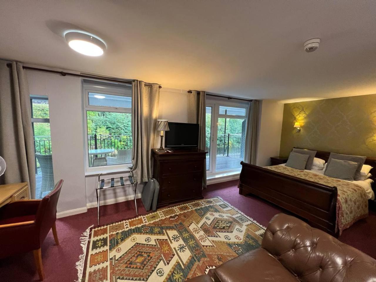 Junior Suite with Balcony - Photo 1