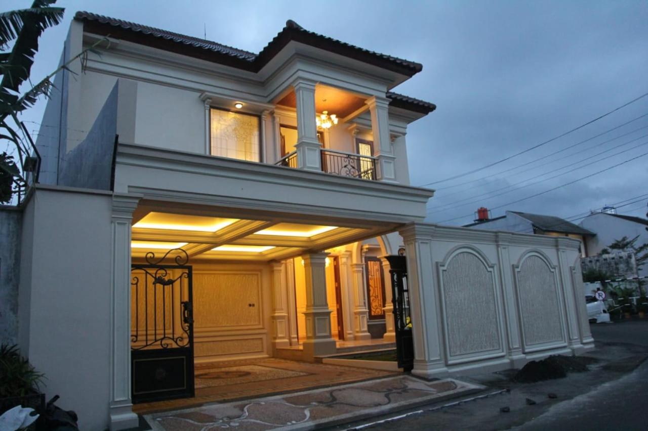 Five-Bedroom House - Photo 34