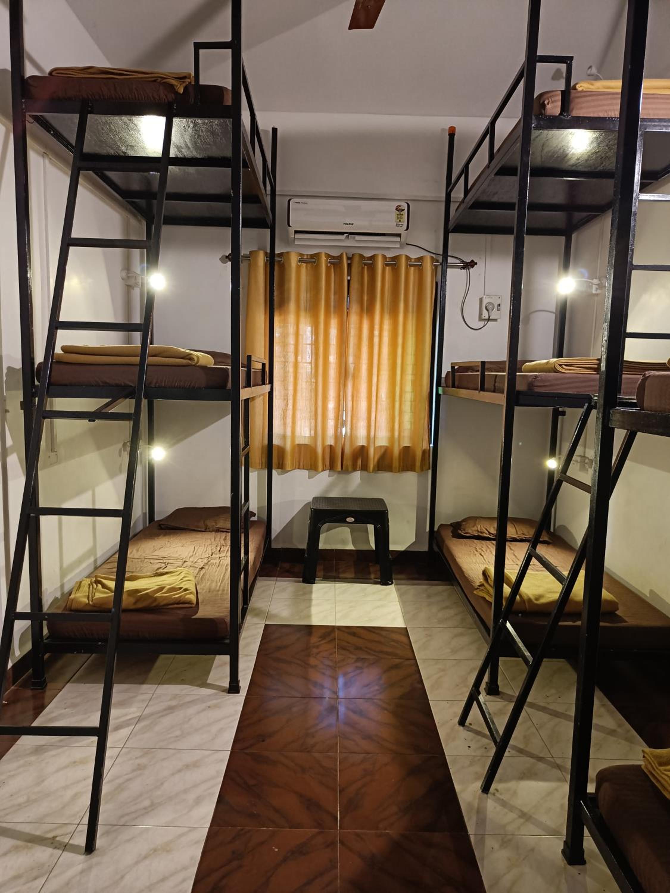Bed in 8-Bed Mixed Dormitory Room