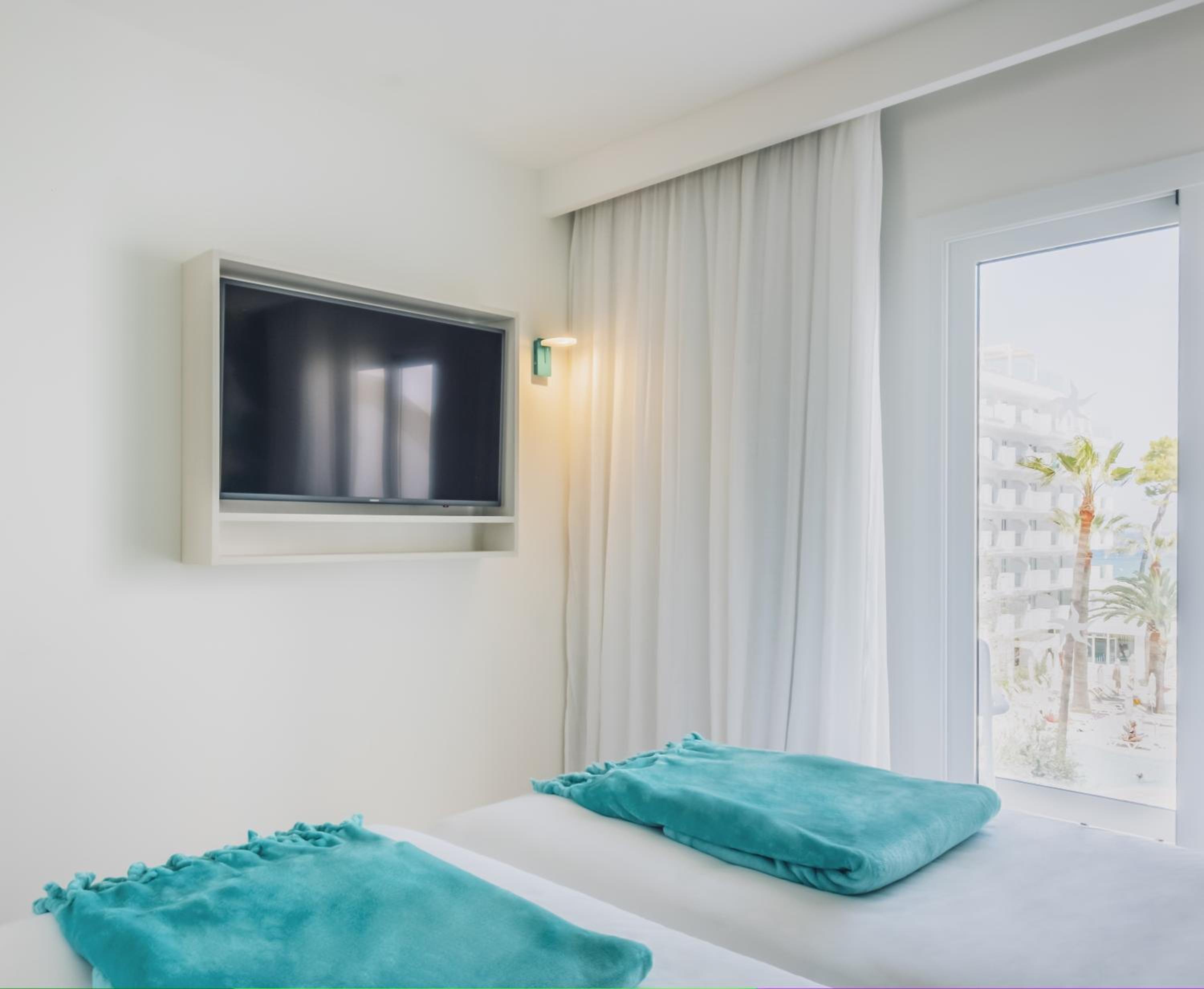 Double Room (2 Adults) - Photo 4
