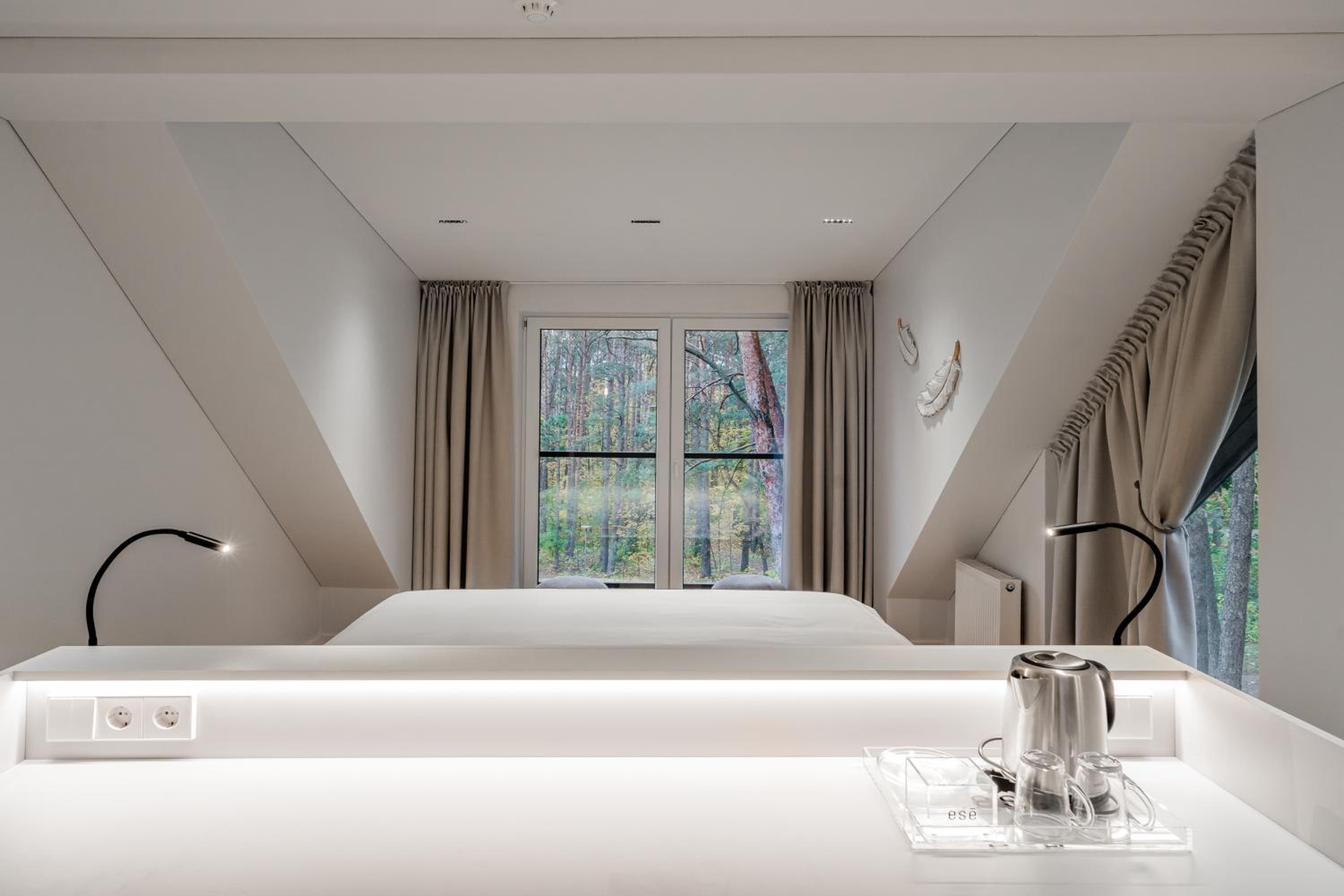 King Studio with Sofa Bed - Photo 3