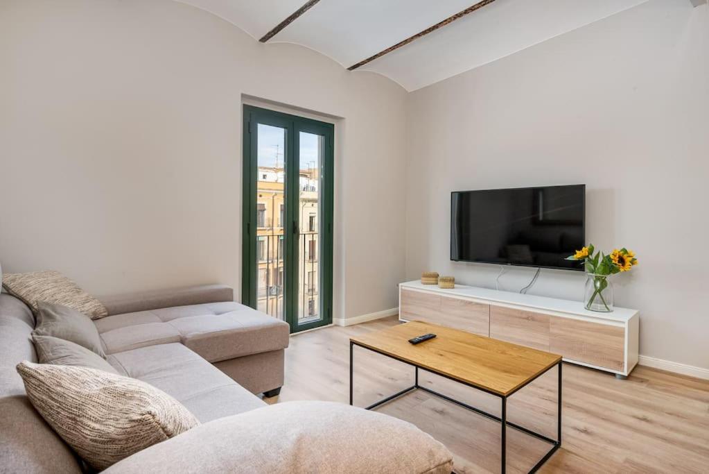 Apartamento de dos habitaciones con balcón