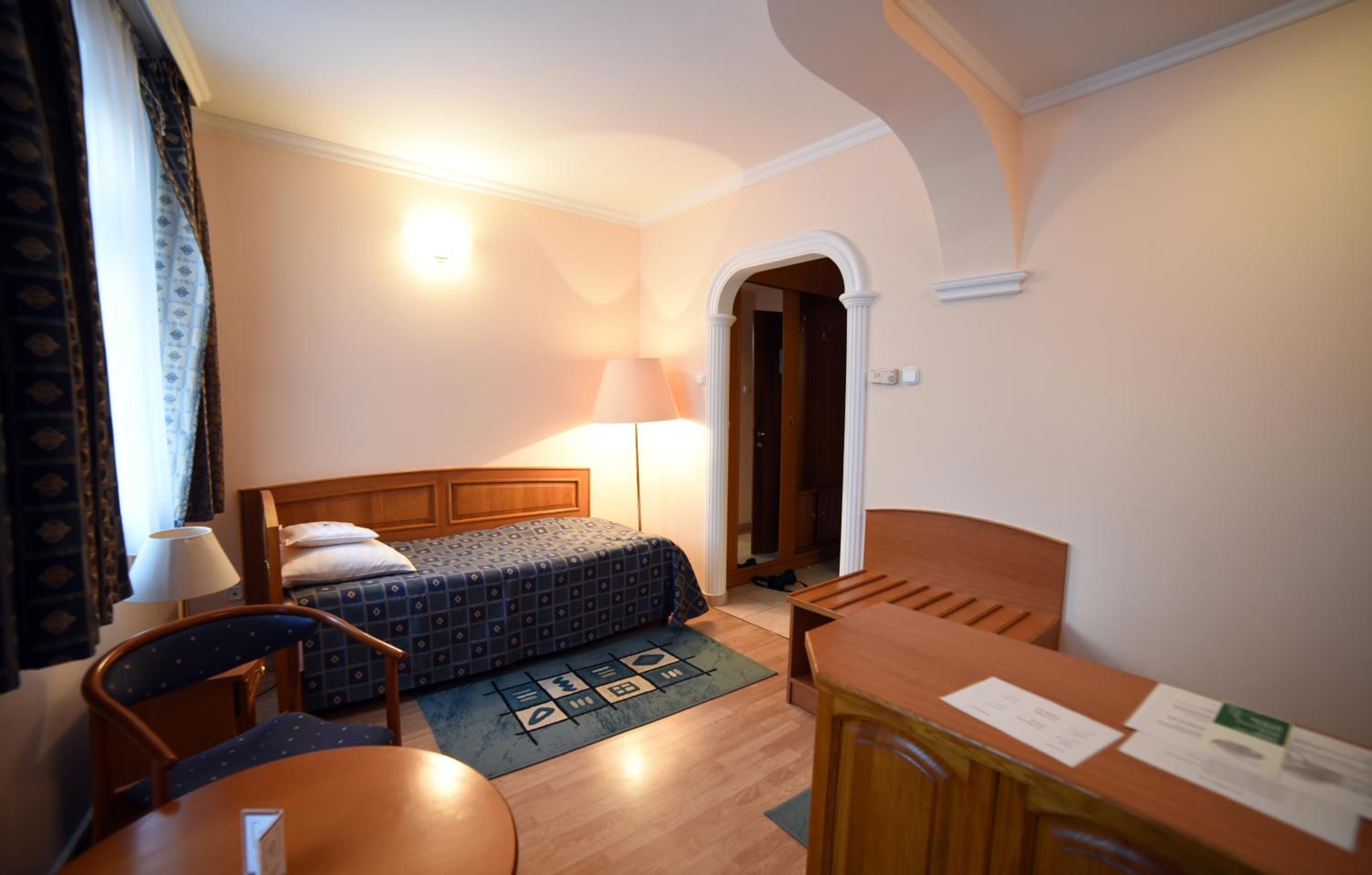 Large Single Room