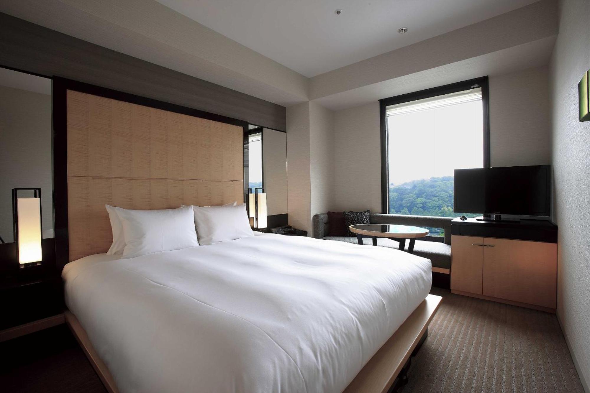 Deluxe King Room - Non-Smoking