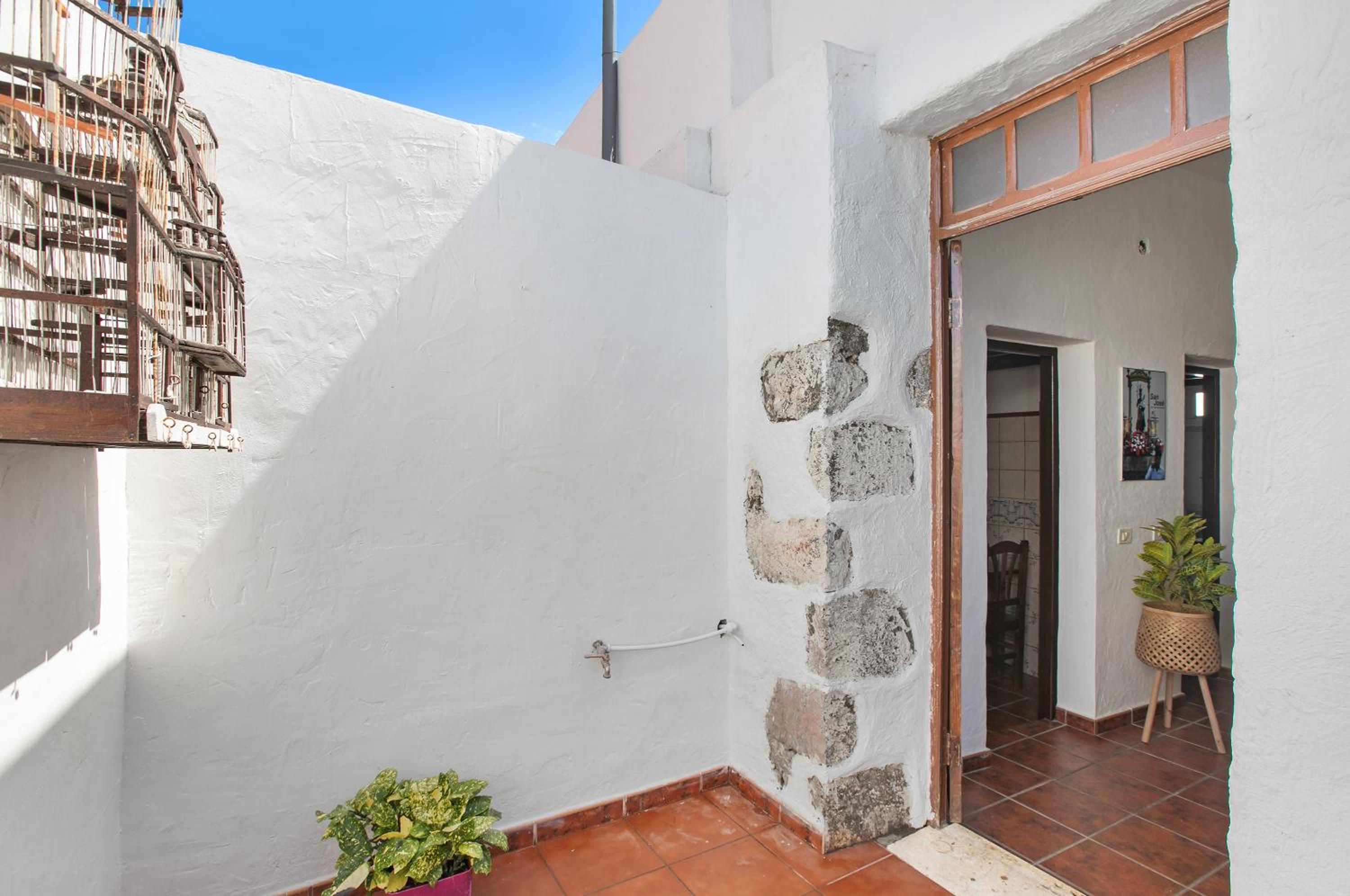 Two-Bedroom Deluxe Apartment with Garden View photo 3