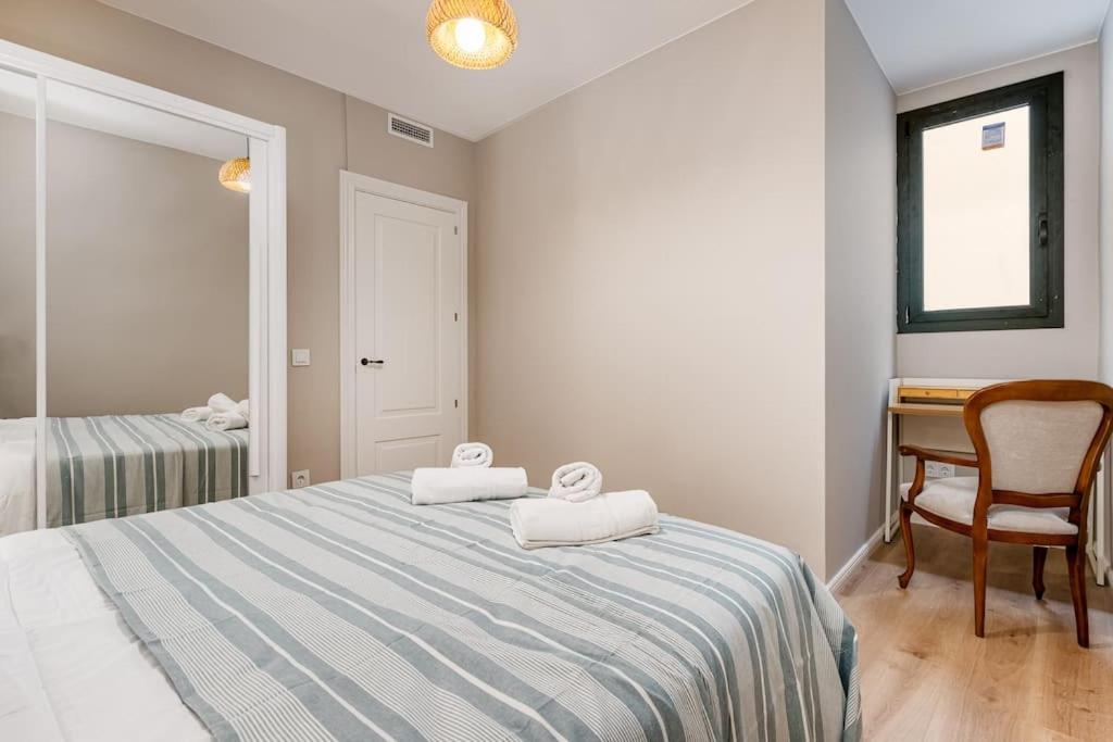 Two-Bedroom Deluxe Apartment with Balcony