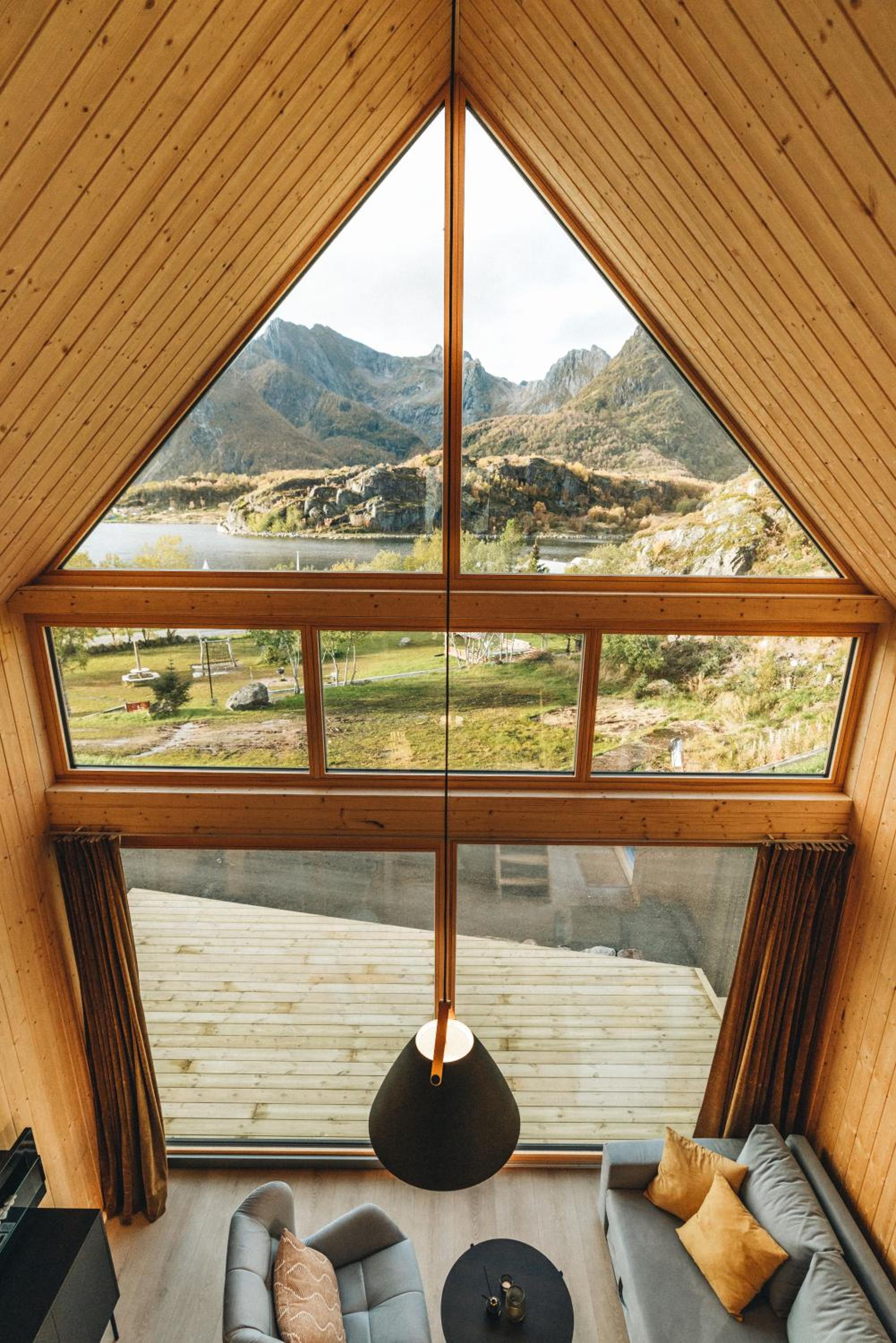 Top Row Cabin  - Photo 7