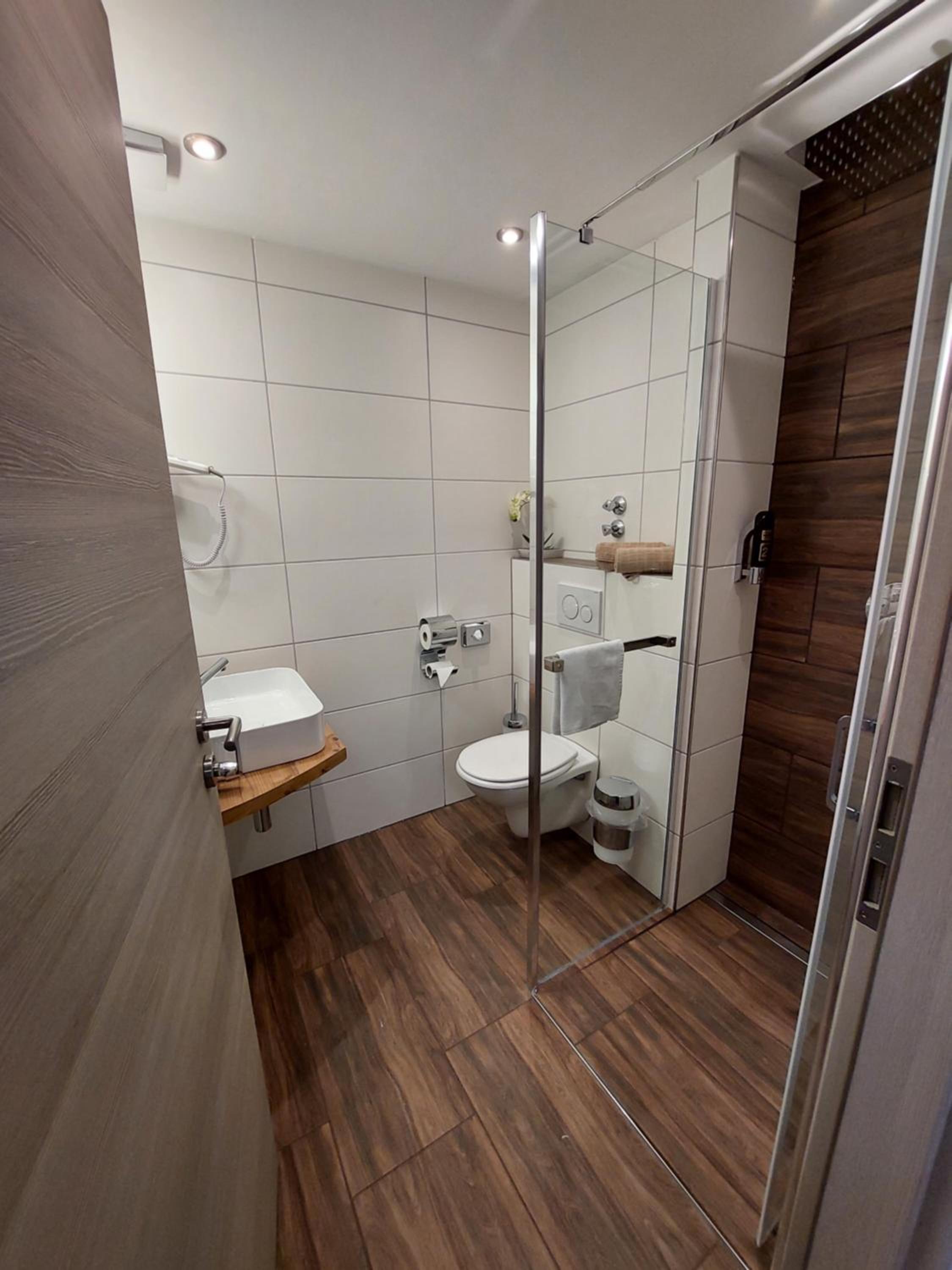 Budget Double Room photo 3