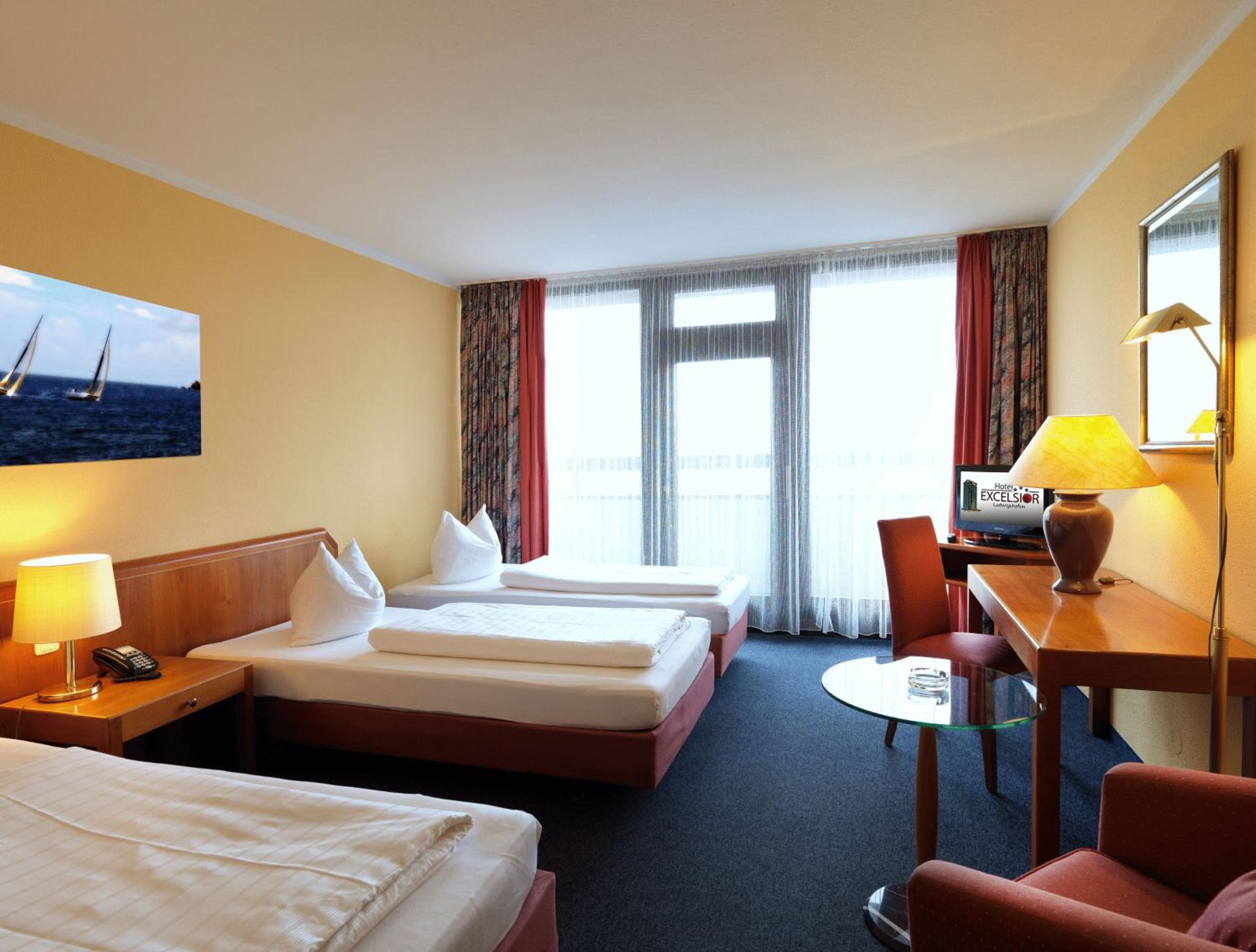 Standard Triple Room photo 2