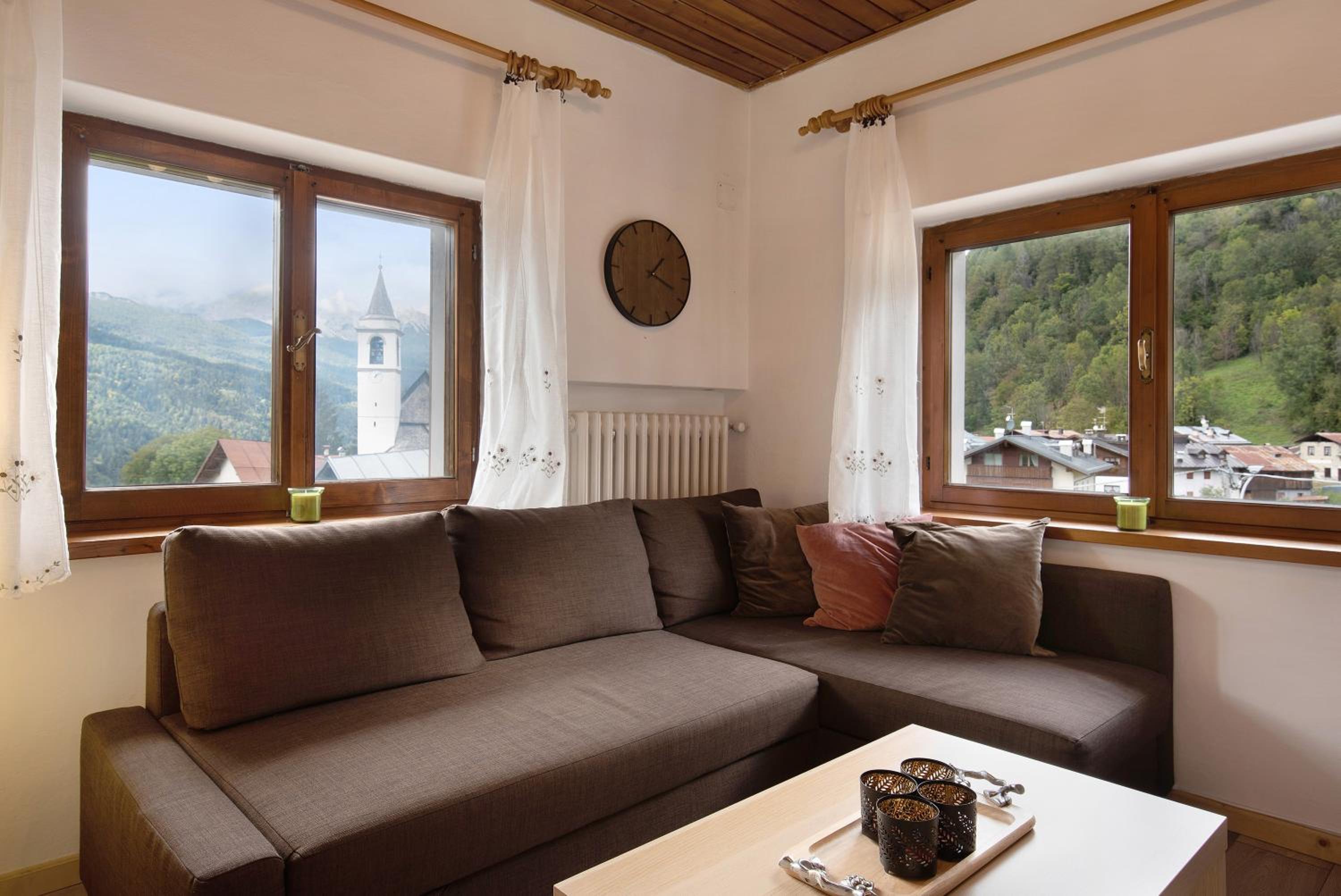 Three-Bedroom Premium Apartment with Balcony photo 1