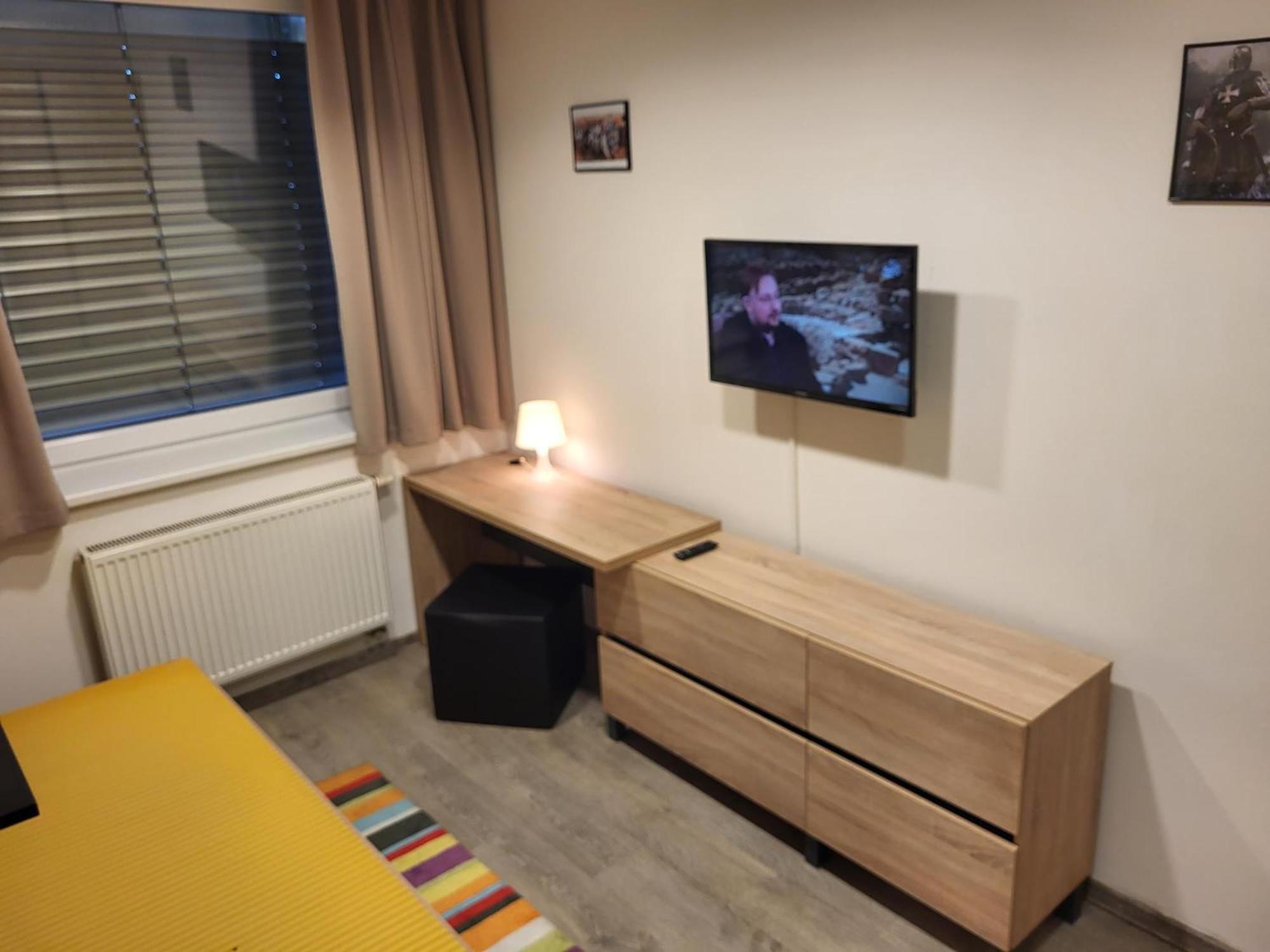 Single Room With Shared Shower And Toilet photo 2