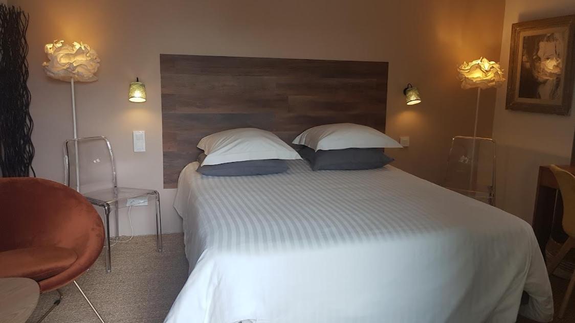 Double Room with Pool View photo 3