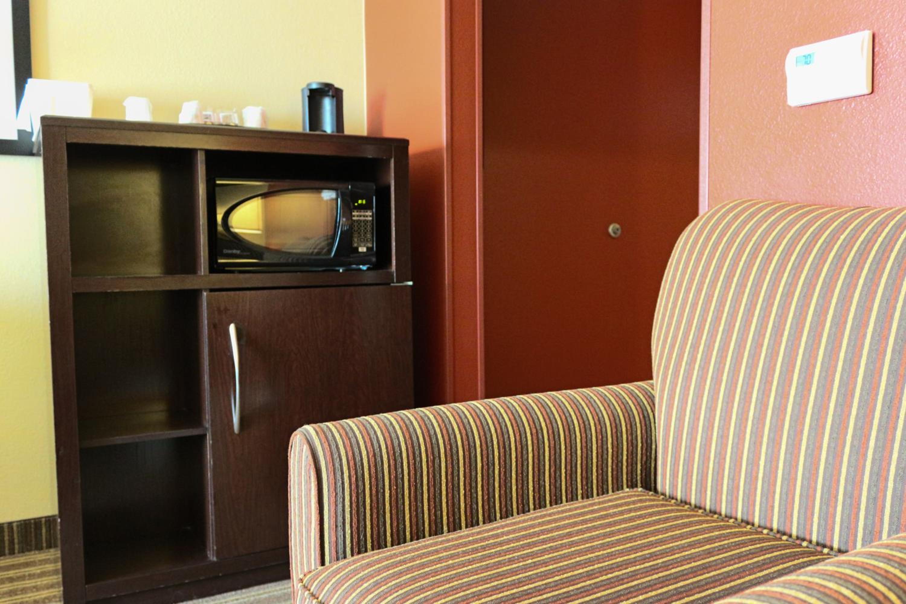 King Suite with Sofabed - Photo 2