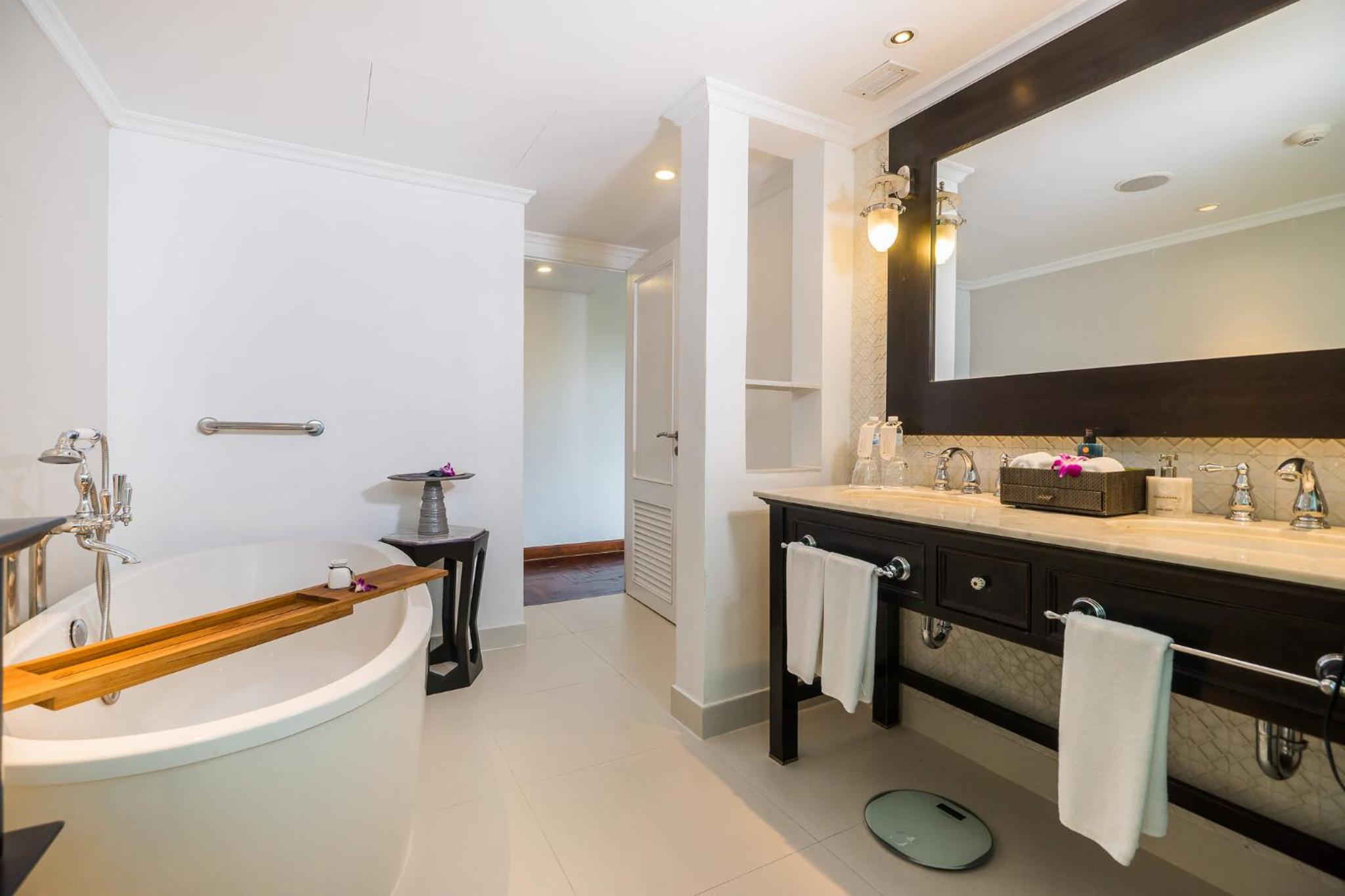 Two-Bedroom Family Villa - Two King Beds - Photo 9