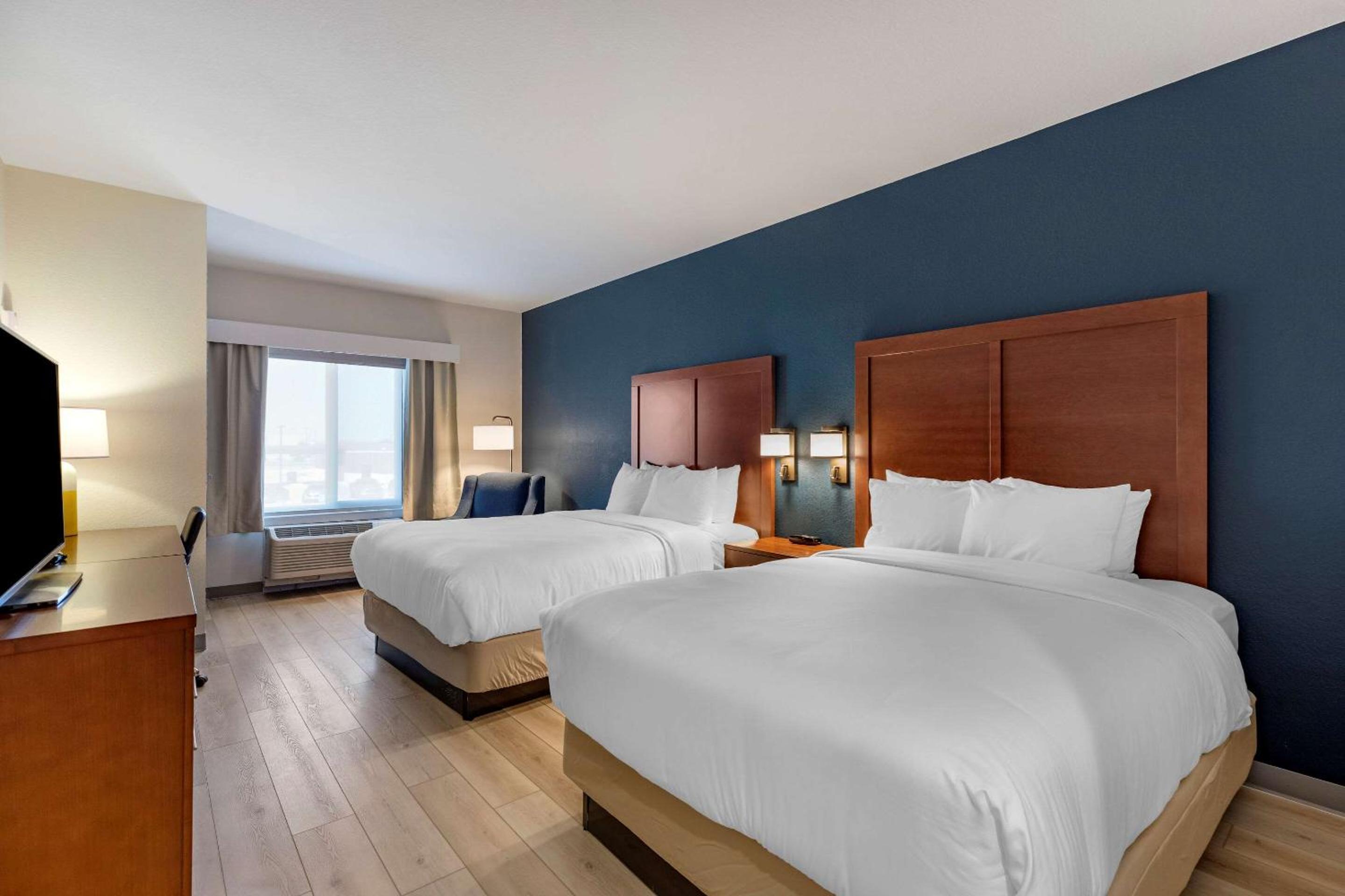 Standard Queen Room with Two Queen Beds - Non Smoking  - Photo 1