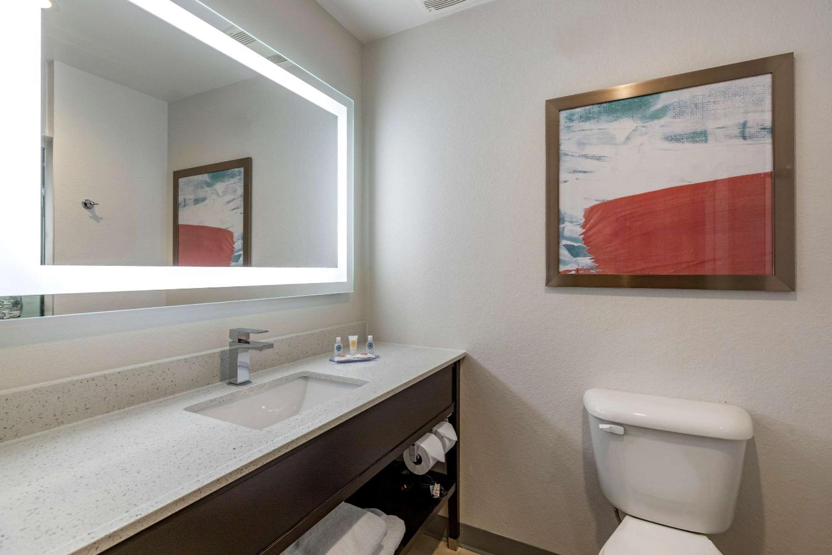 Standard King Room - Non Smoking - Photo 3
