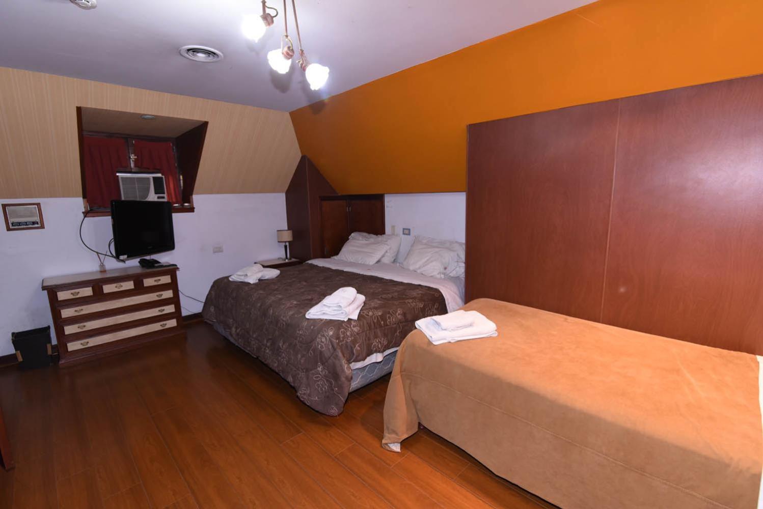 Quadruple Room with Private Bathroom photo 2
