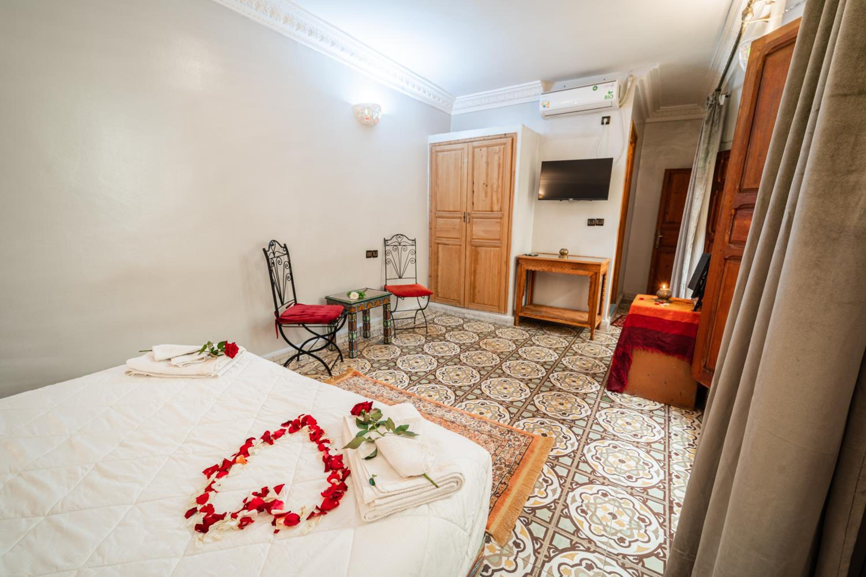 Standard Double or Twin Room - Photo 1
