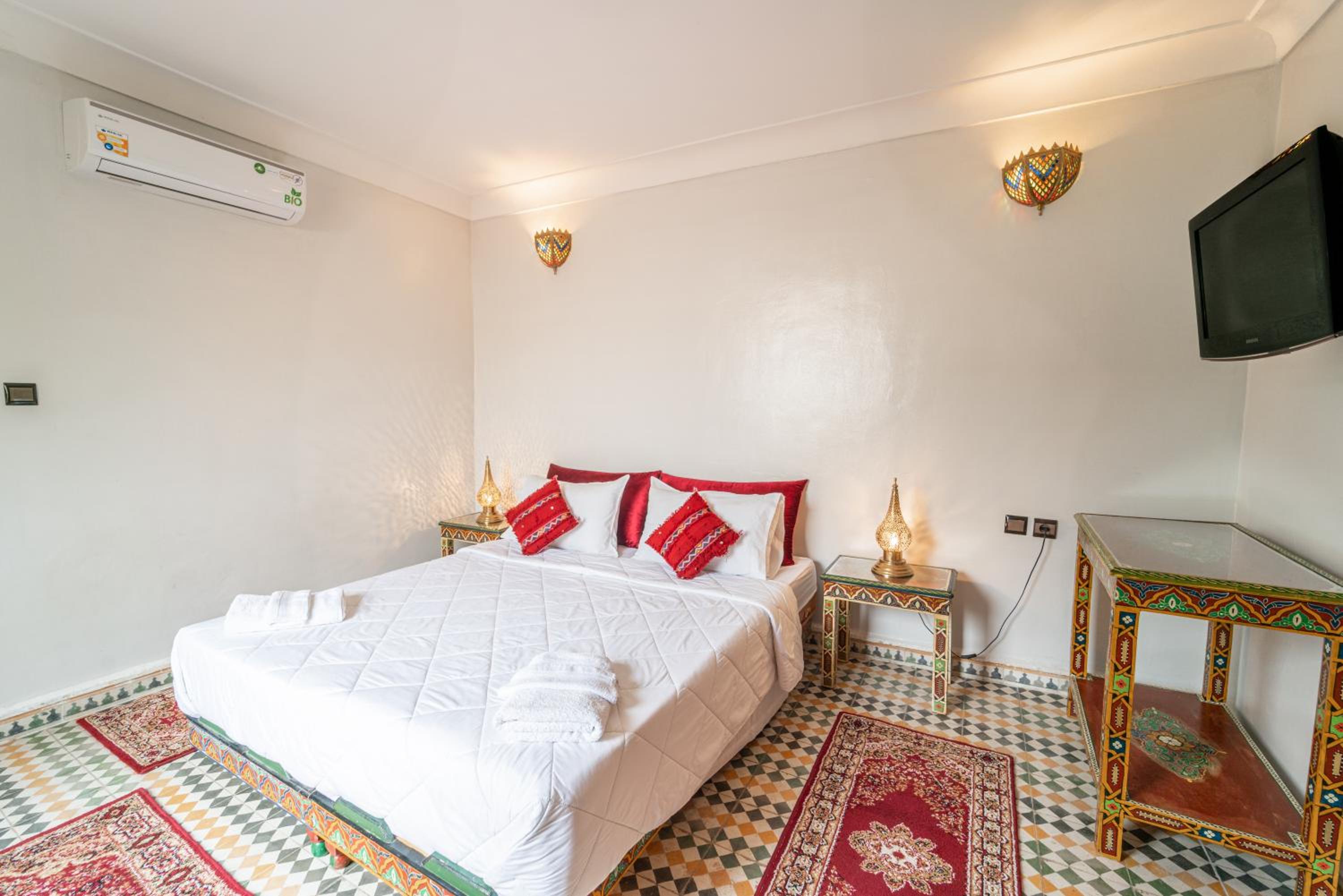 Standard Double or Twin Room - Photo 2